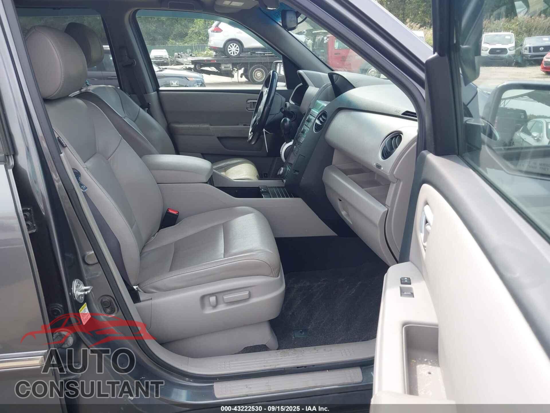 HONDA PILOT 2011 - 5FNYF4H93BB024406