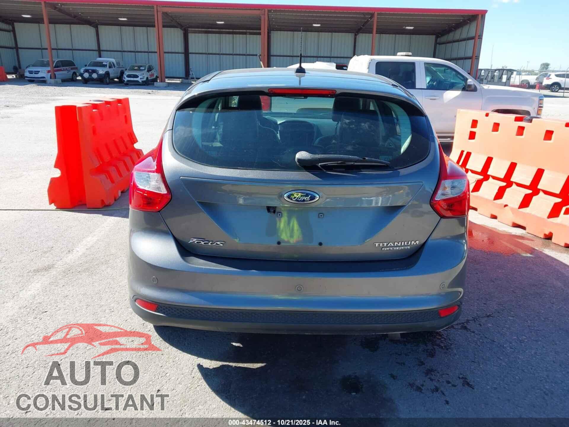 FORD FOCUS 2012 - 1FAHP3N28CL366579