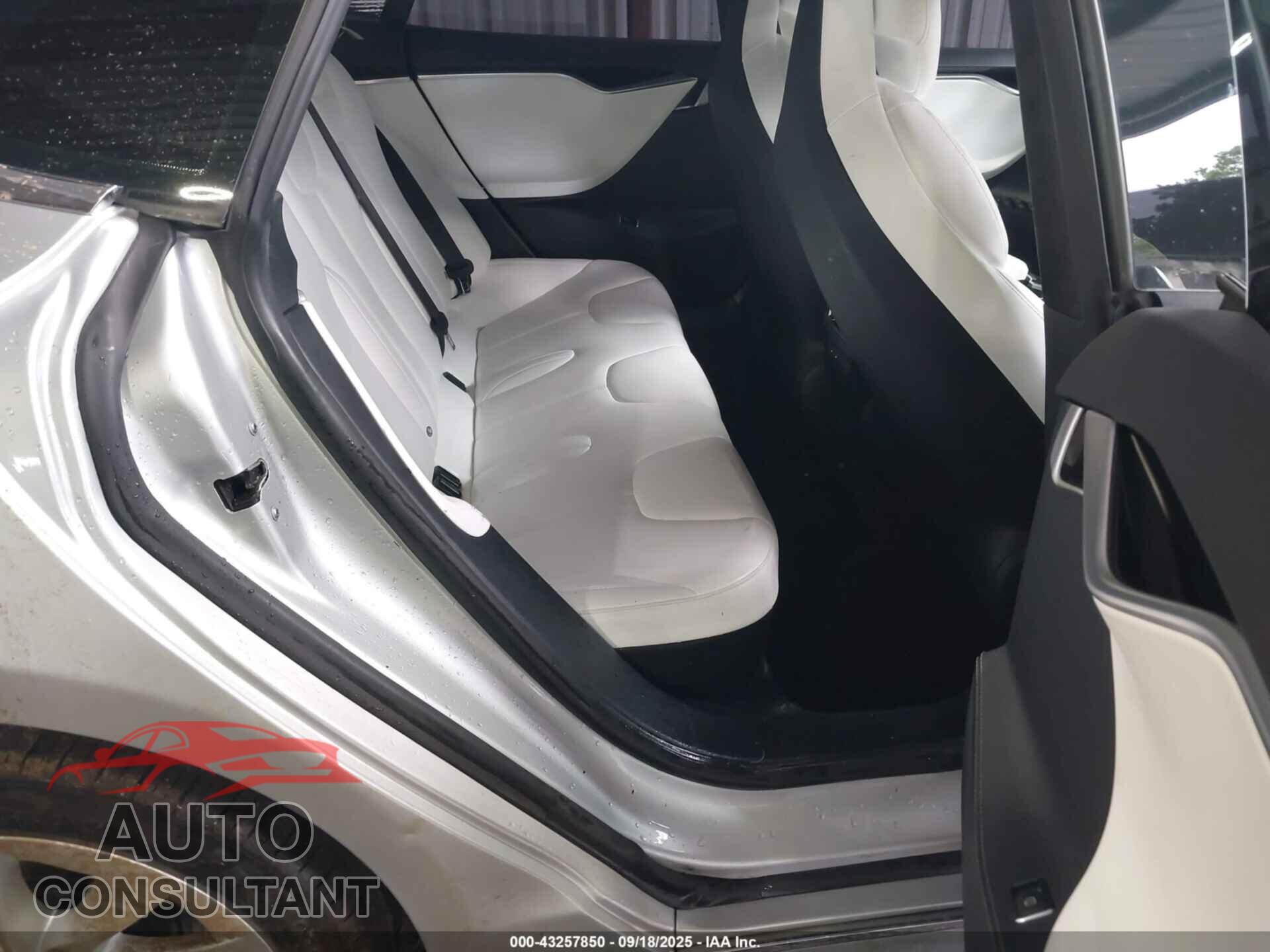 TESLA MODEL S 2017 - 5YJSA1E2XHF197827