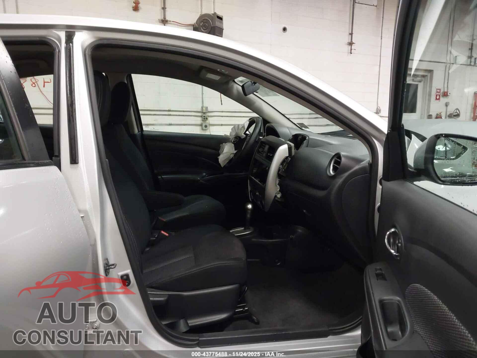 NISSAN VERSA 2019 - 3N1CN7AP3KL876010