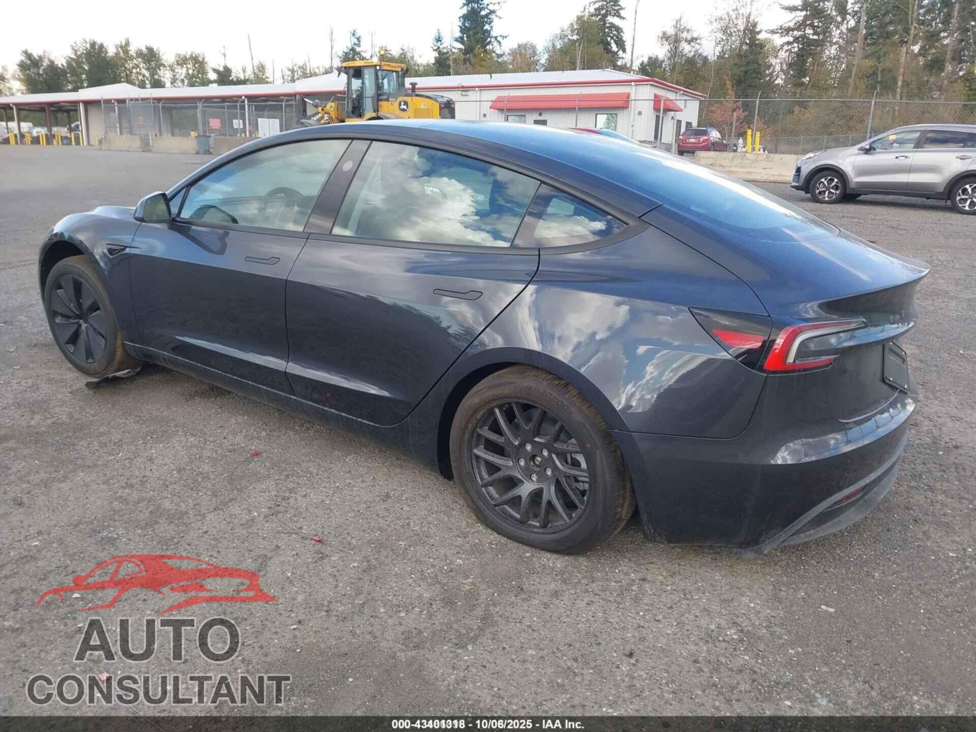 TESLA MODEL 3 2025 - 5YJ3E1EA2SF045211