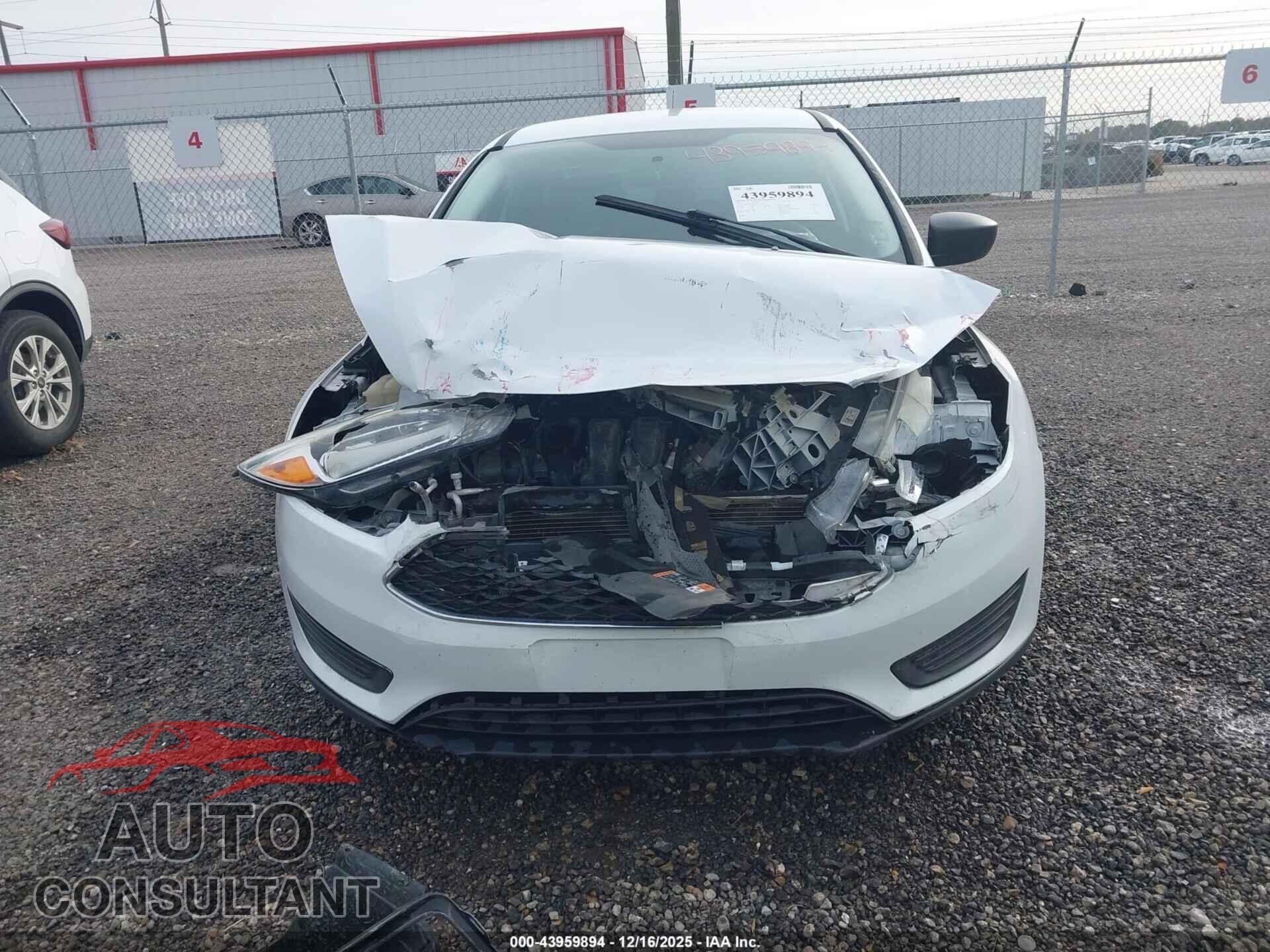 FORD FOCUS 2017 - 1FADP3E28HL301933