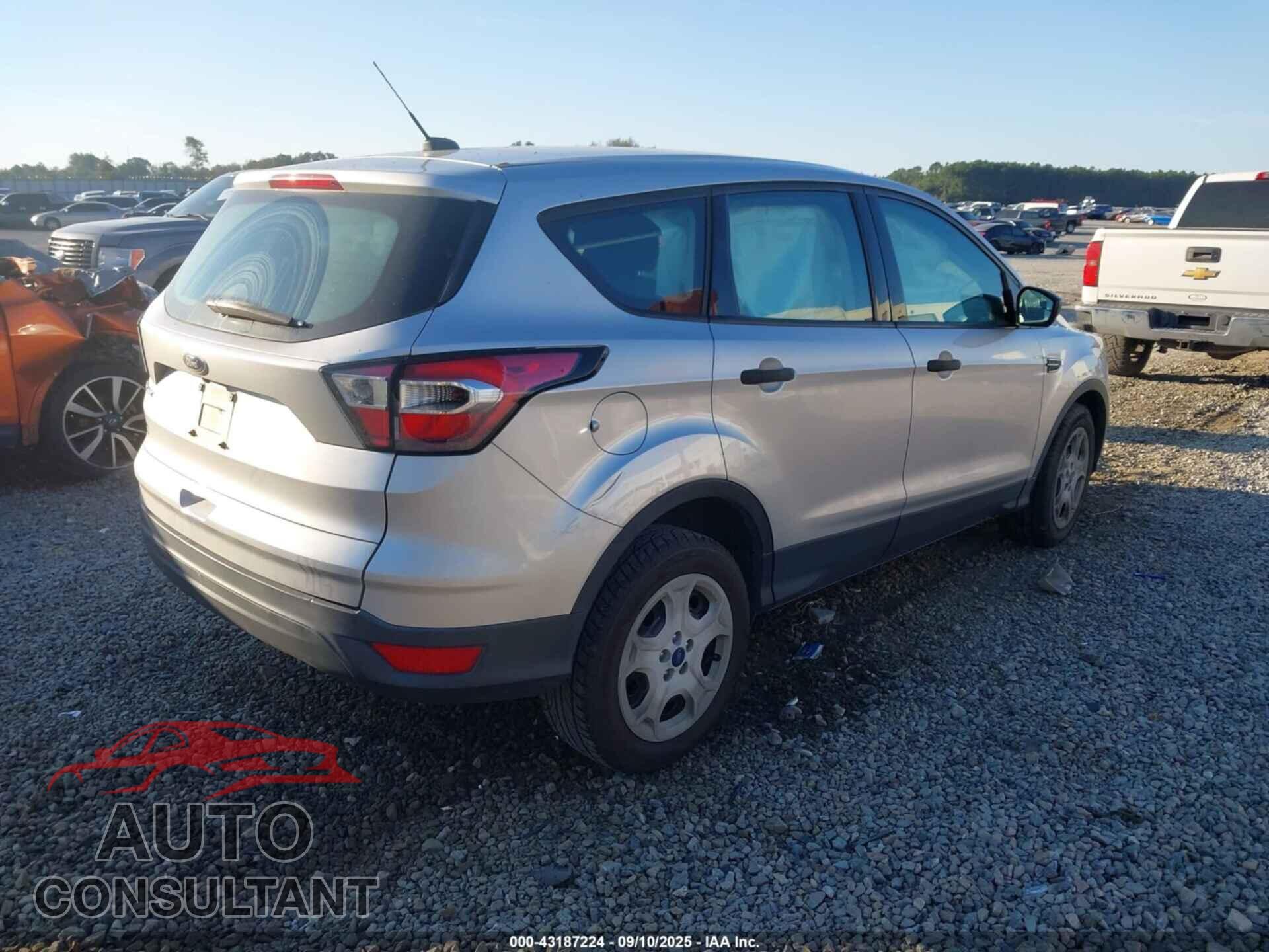 FORD ESCAPE 2017 - 1FMCU0F72HUD72333
