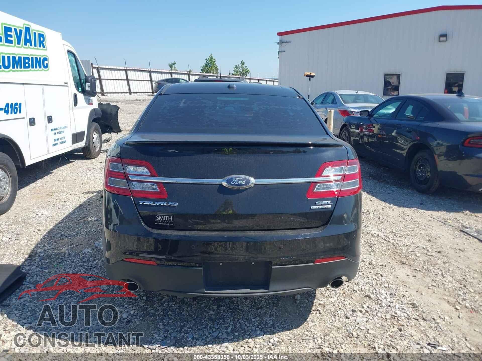 FORD TAURUS 2016 - 1FAHP2E82GG138946