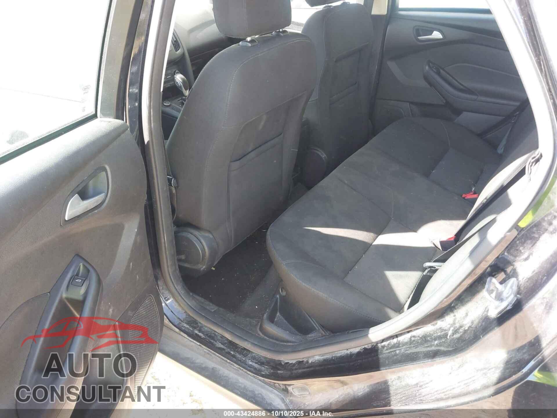 FORD FOCUS 2017 - 1FADP3F20HL318207
