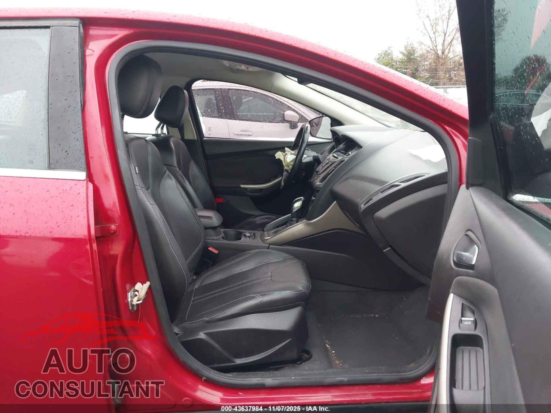 FORD FOCUS 2012 - 1FAHP3M22CL336558