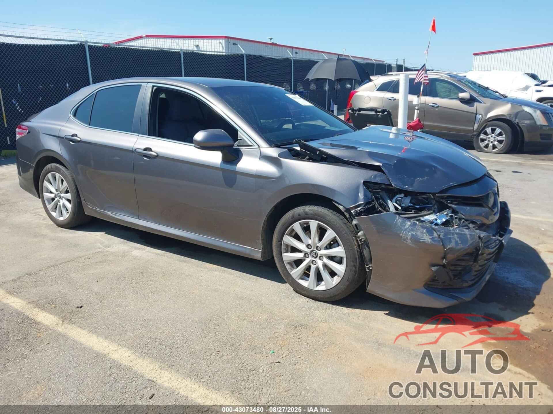 TOYOTA CAMRY 2018 - 4T1B11HK6JU562332