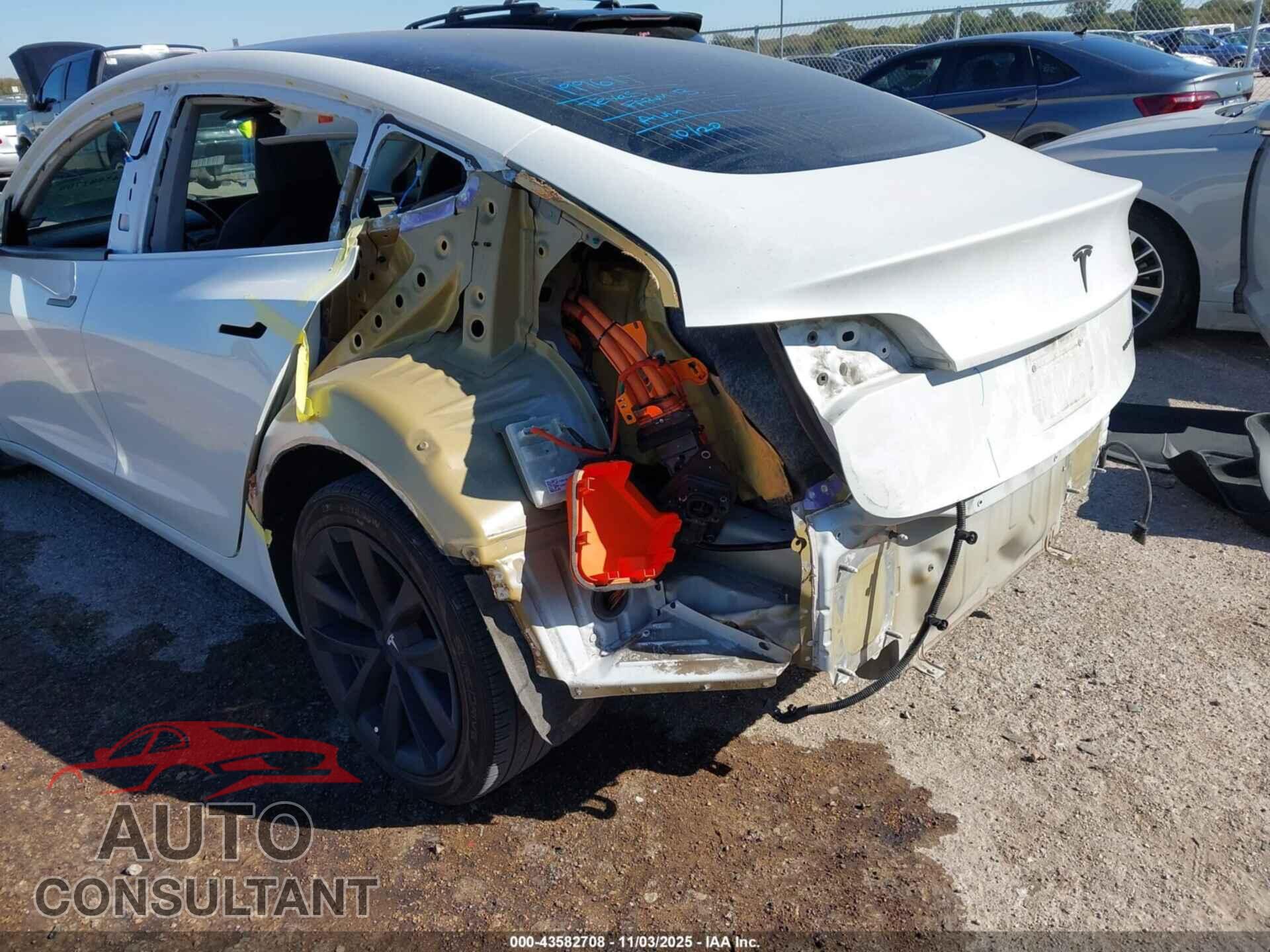 TESLA MODEL 3 2019 - 5YJ3E1EB8KF199611