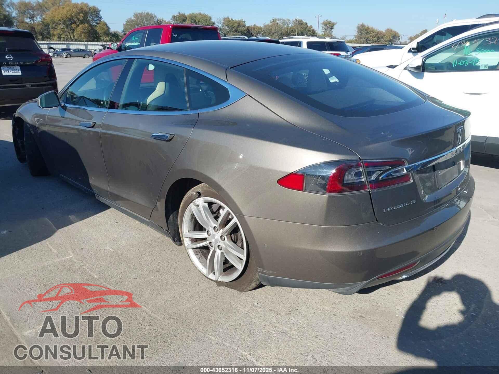 TESLA MODEL S 2015 - 5YJSA1H2XFF086154