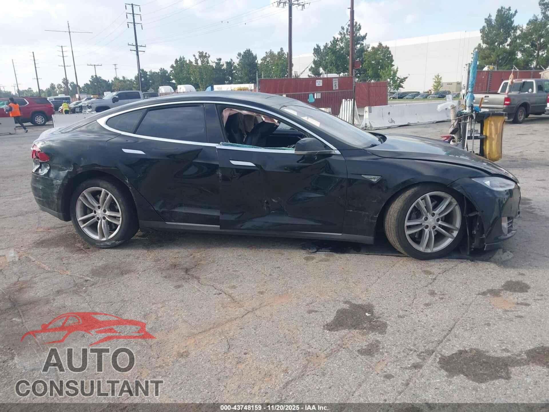 TESLA MODEL S 2015 - 5YJSA1E29FF116703