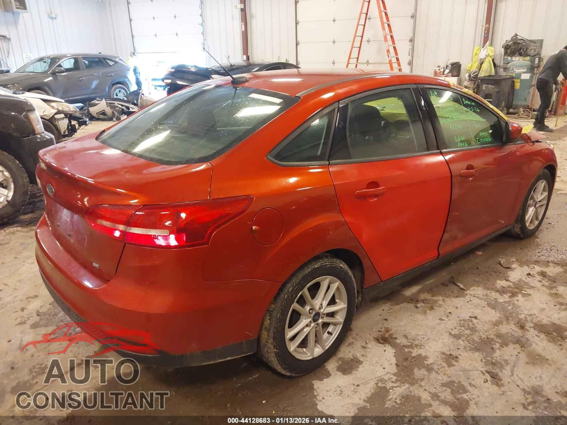 FORD FOCUS 2018 - 1FADP3F29JL249152