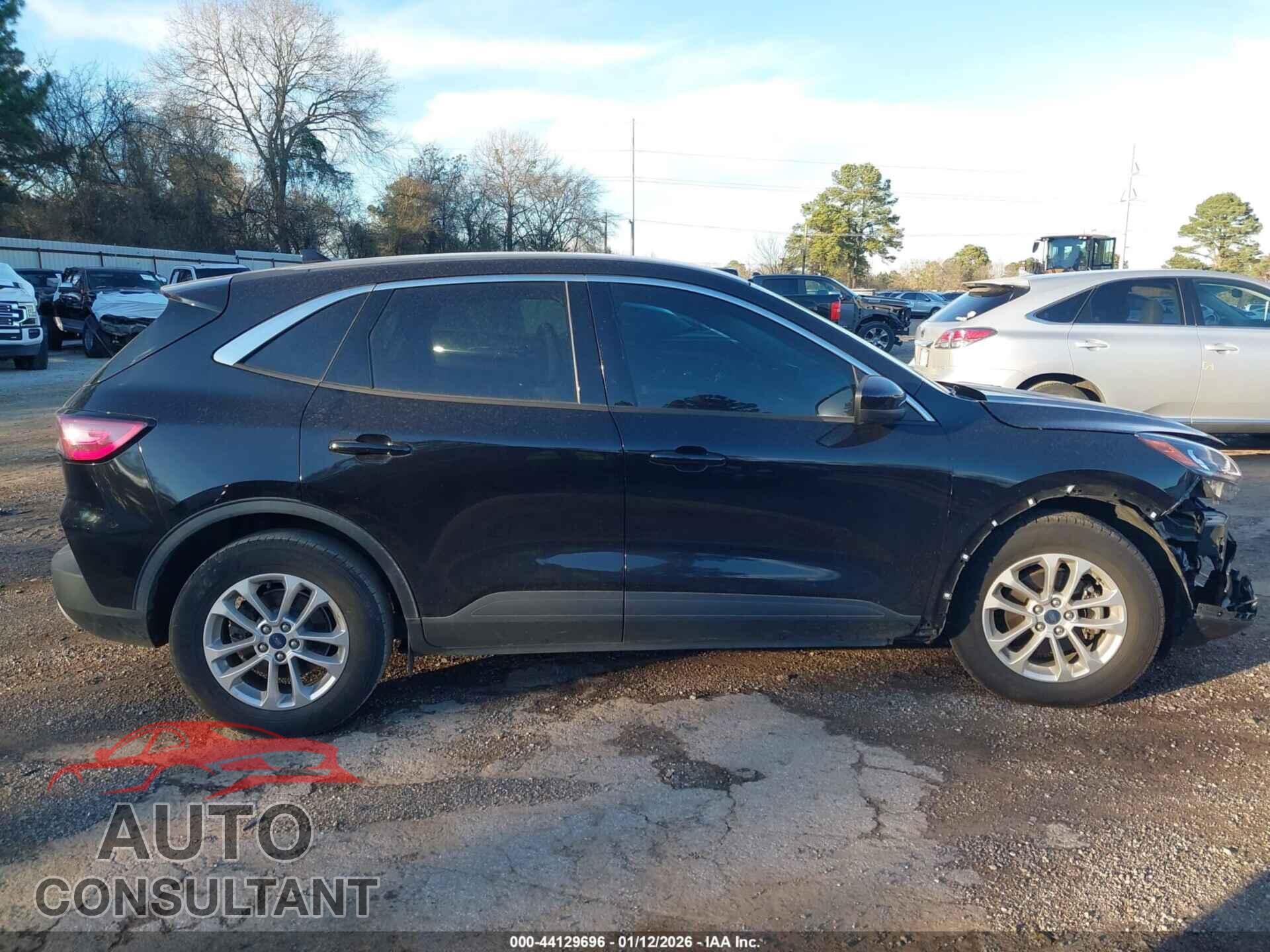 FORD ESCAPE 2020 - 1FMCU0G64LUA54826