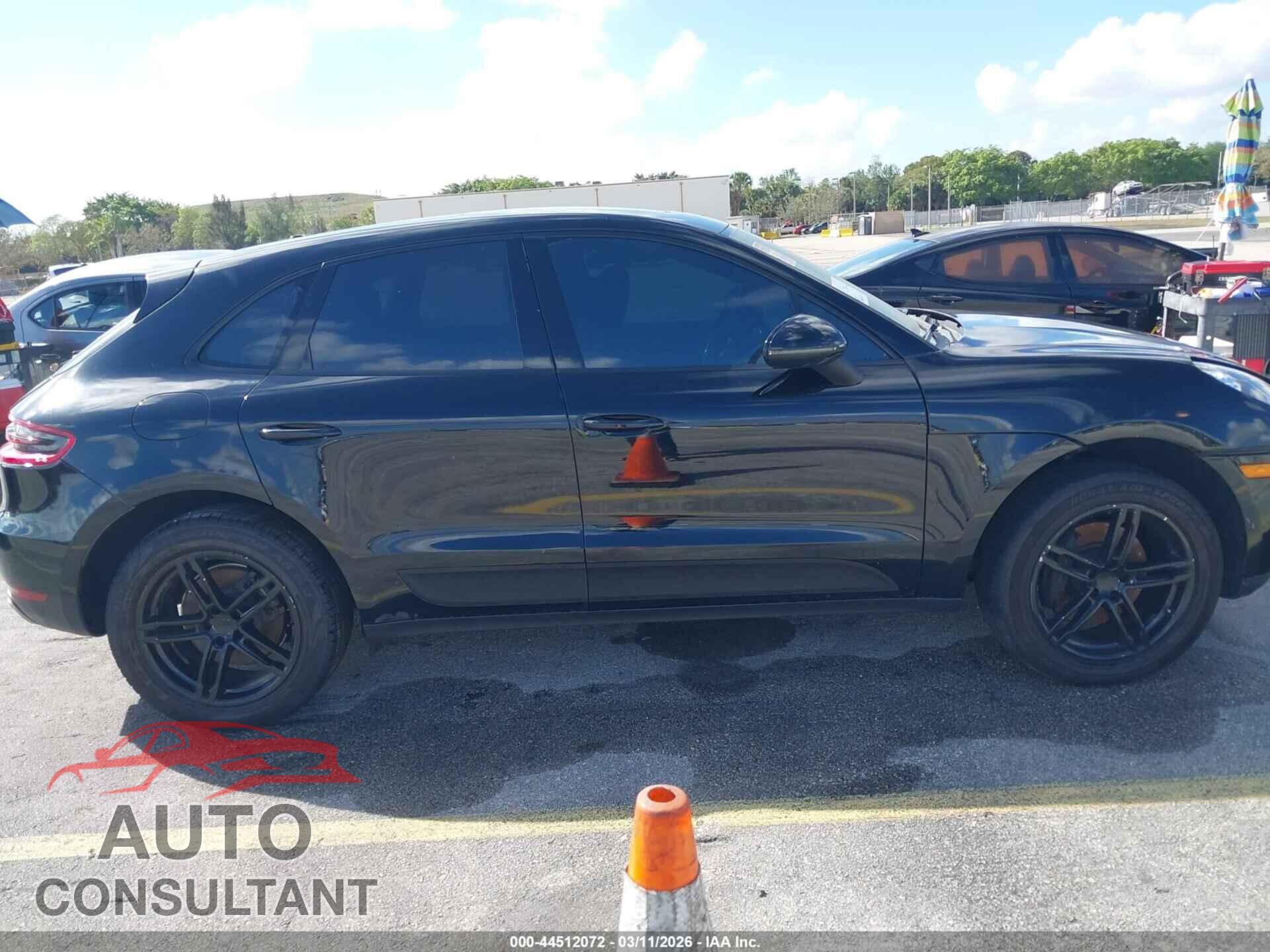 PORSCHE MACAN 2018 - WP1AA2A59JLB11135
