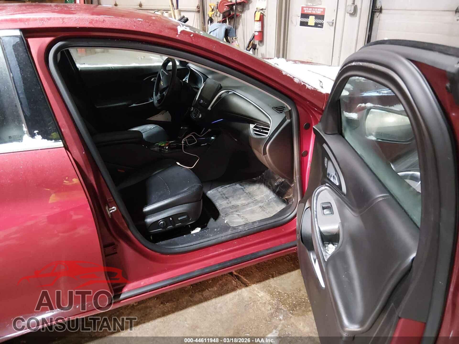 CHEVROLET MALIBU 2017 - 1G1ZE5STXHF283473