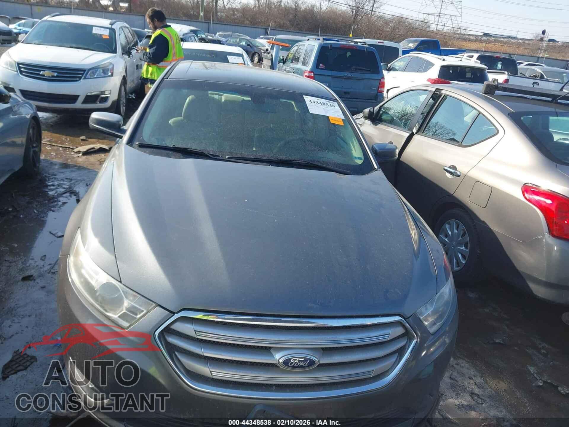 FORD TAURUS 2013 - 1FAHP2E84DG204439