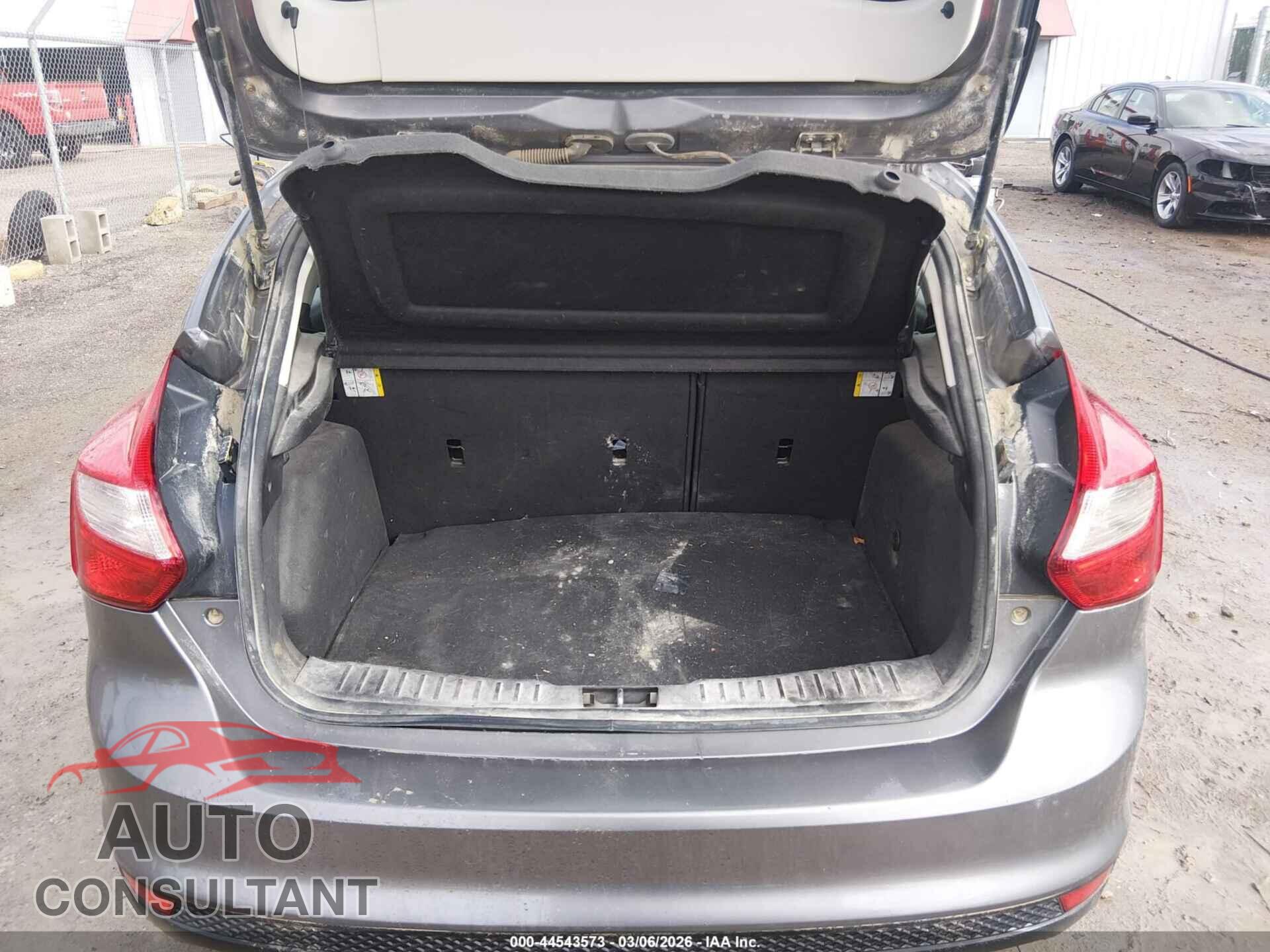 FORD FOCUS 2014 - 1FADP3K28EL420212