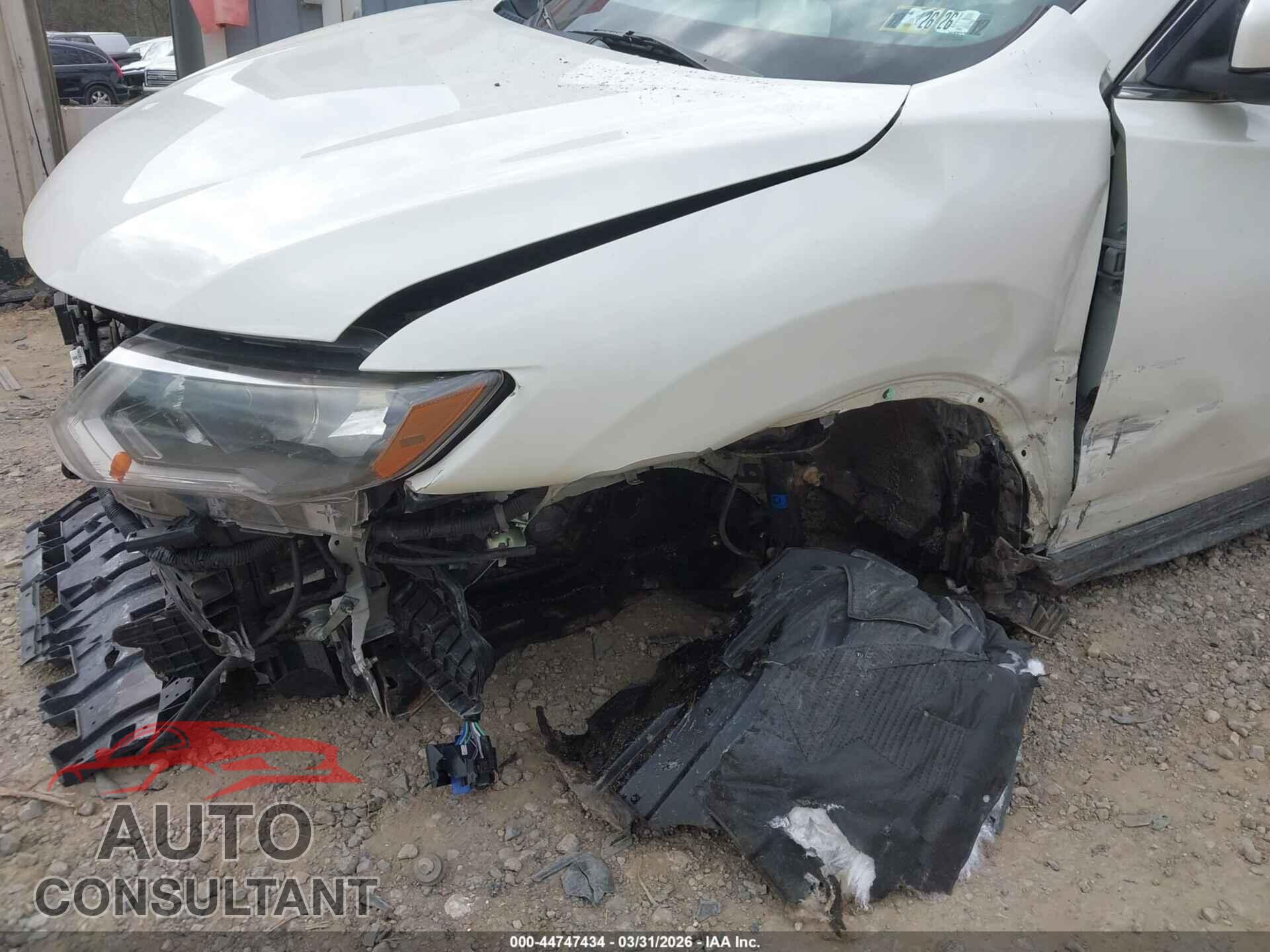NISSAN ROGUE 2017 - KNMAT2MV4HP596021