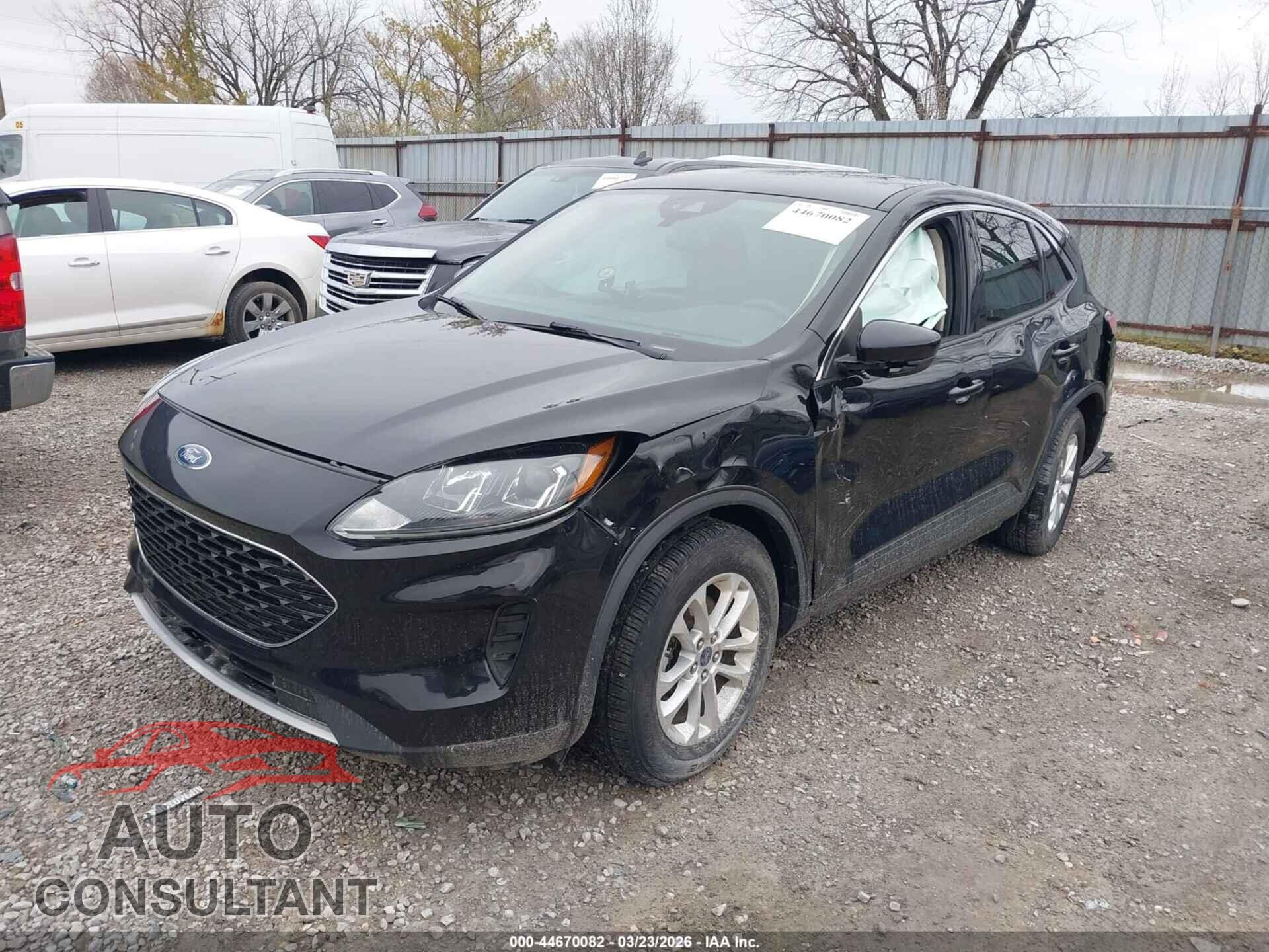 FORD ESCAPE 2020 - 1FMCU0G61LUA28815