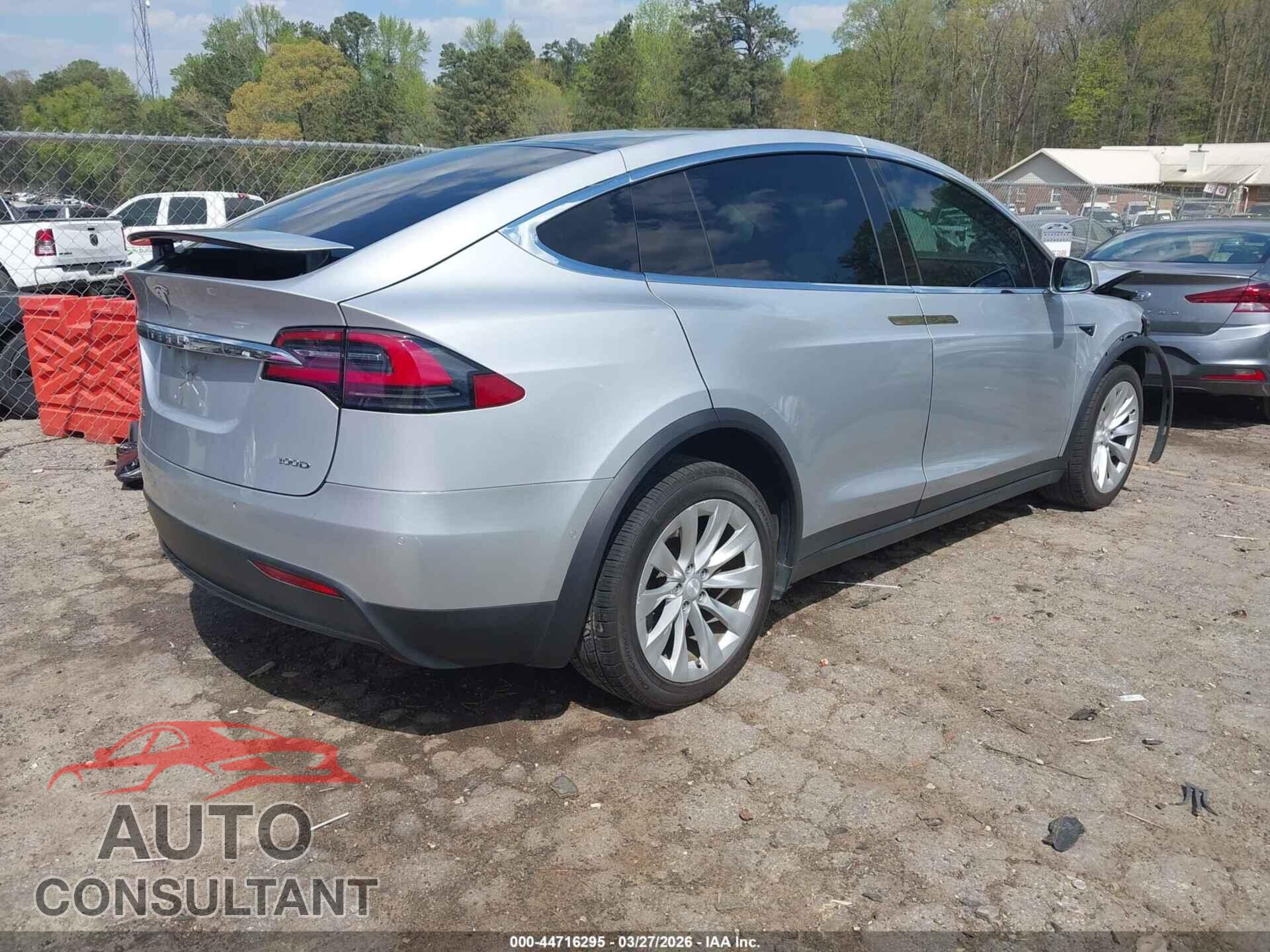 TESLA MODEL X 2018 - 5YJXCBE21JF123983