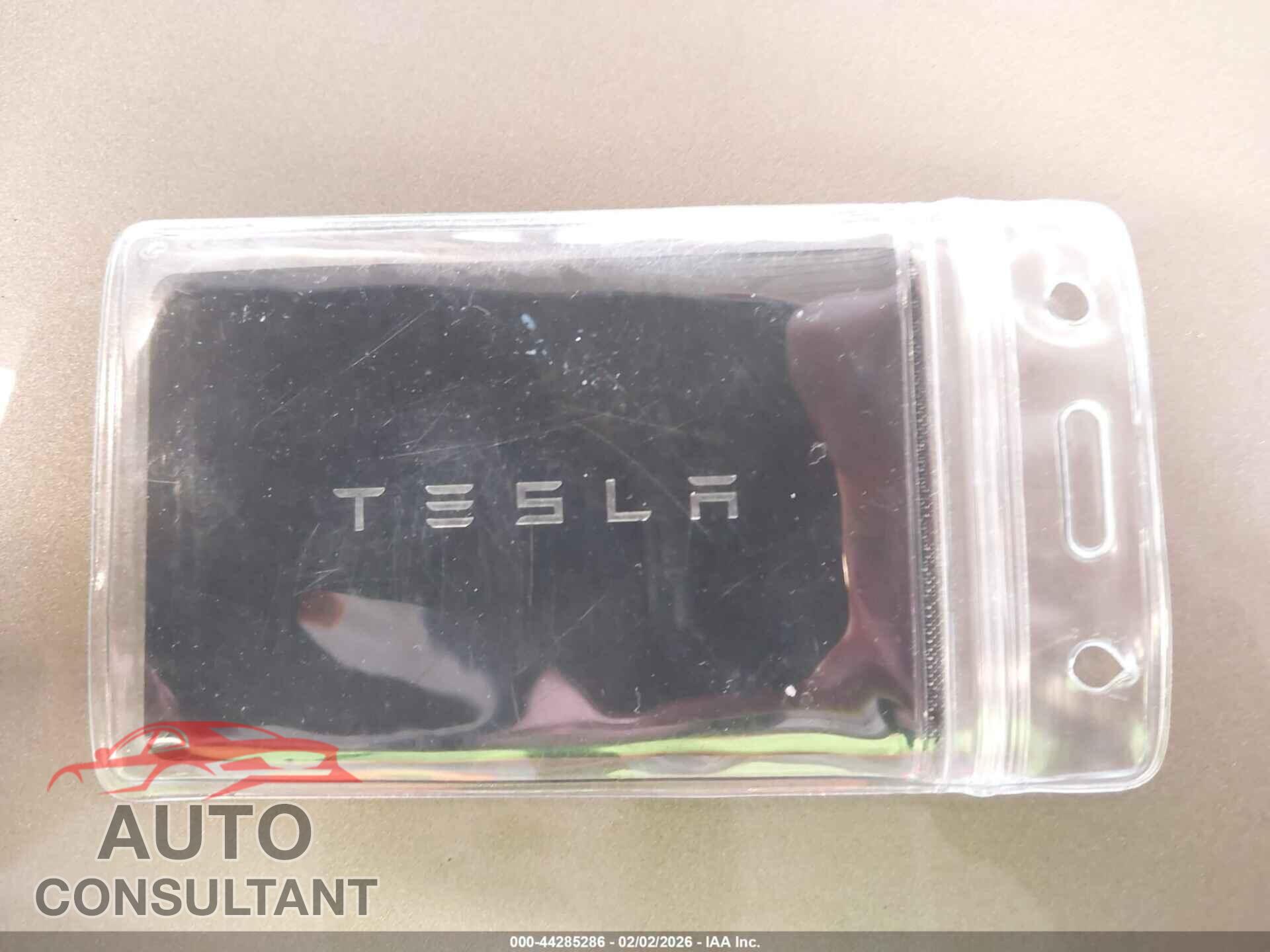 TESLA MODEL Y 2022 - 7SAYGDEE6NA022703