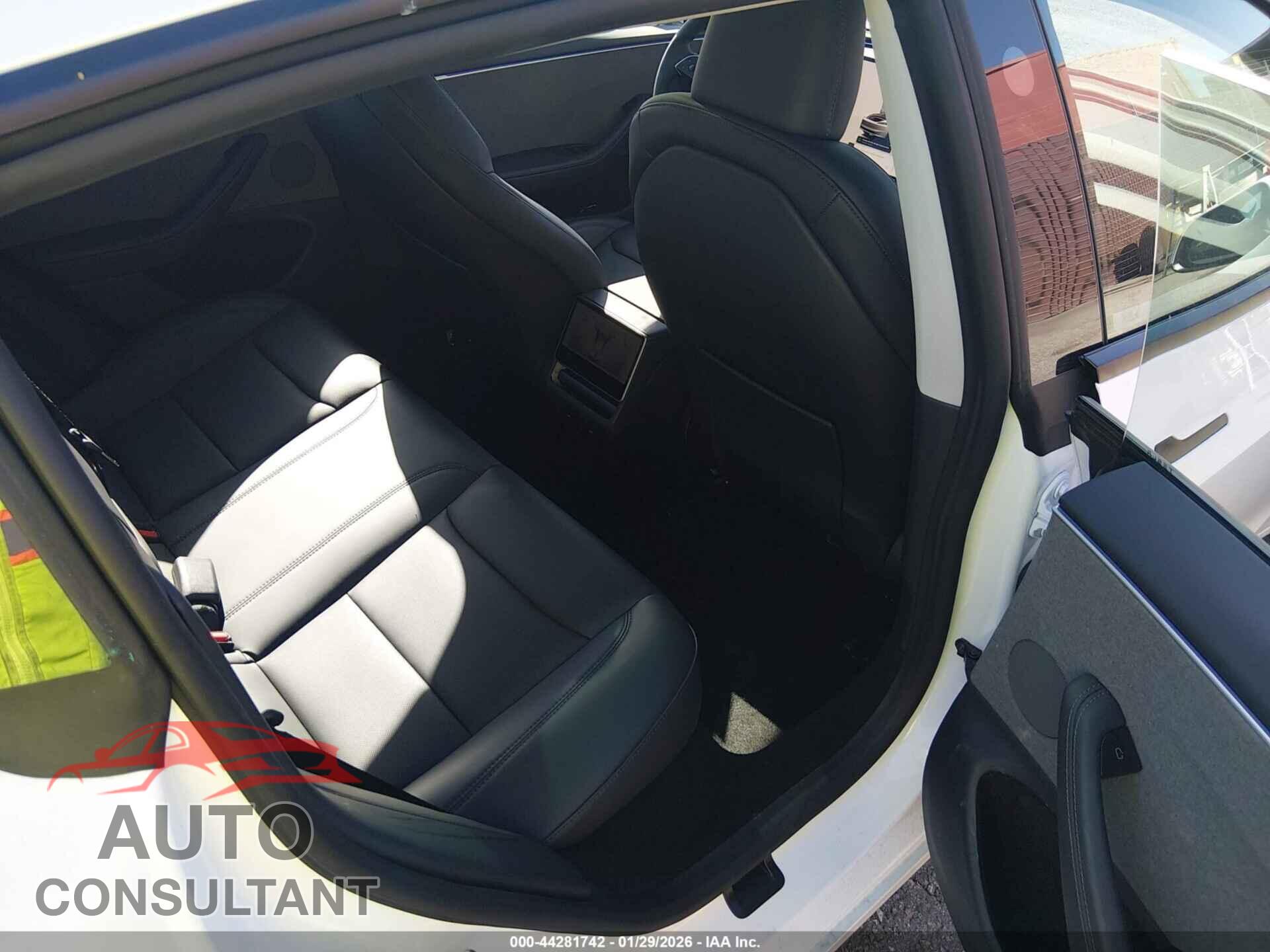 TESLA MODEL 3 2024 - 5YJ3E1EA0RF834774