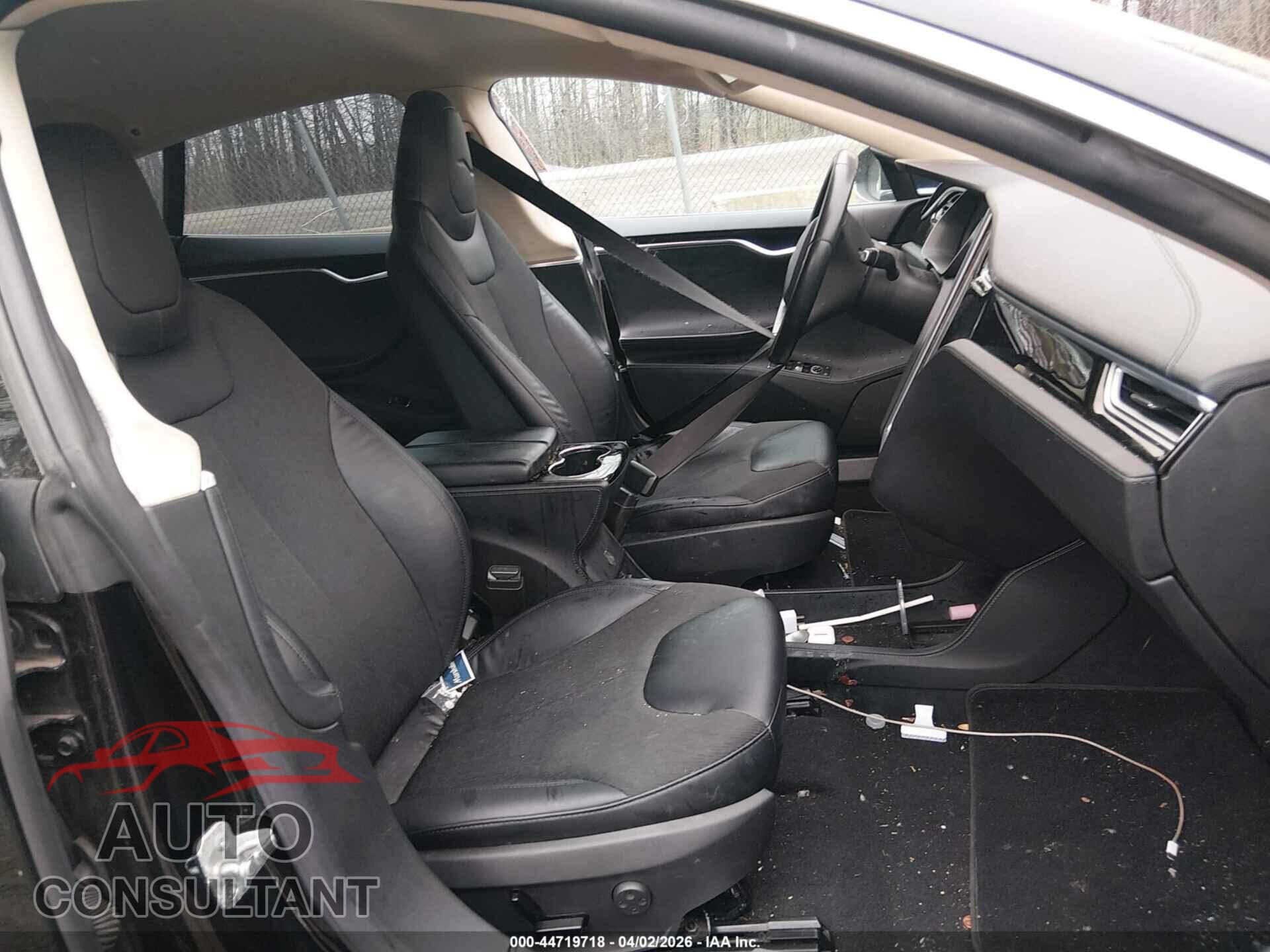 TESLA MODEL S 2014 - 5YJSA1S19EFP52841