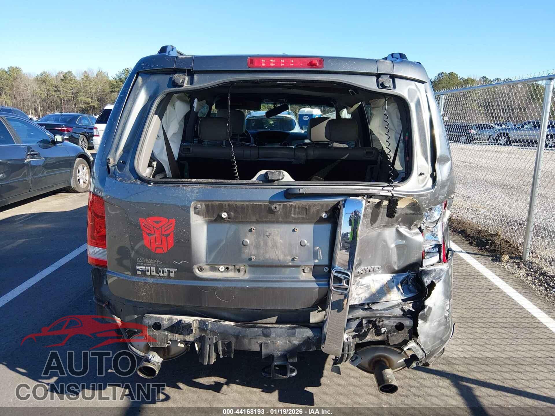 HONDA PILOT 2011 - 5FNYF4H51BB063069