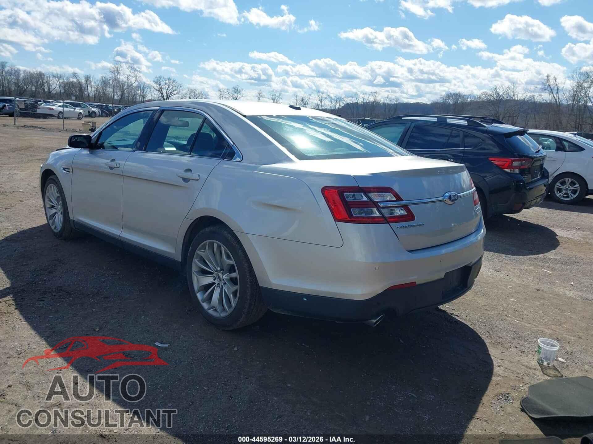 FORD TAURUS 2016 - 1FAHP2F82GG120252