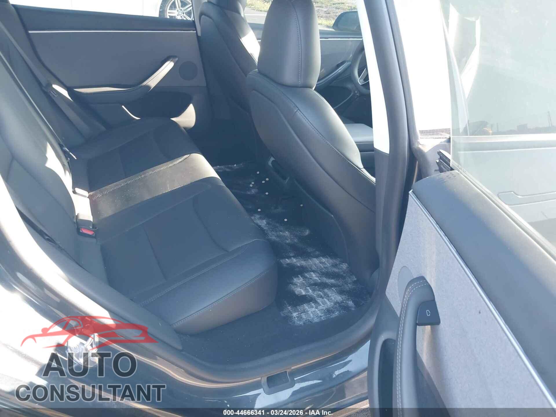 TESLA MODEL 3 2024 - 5YJ3E1EA5RF741054