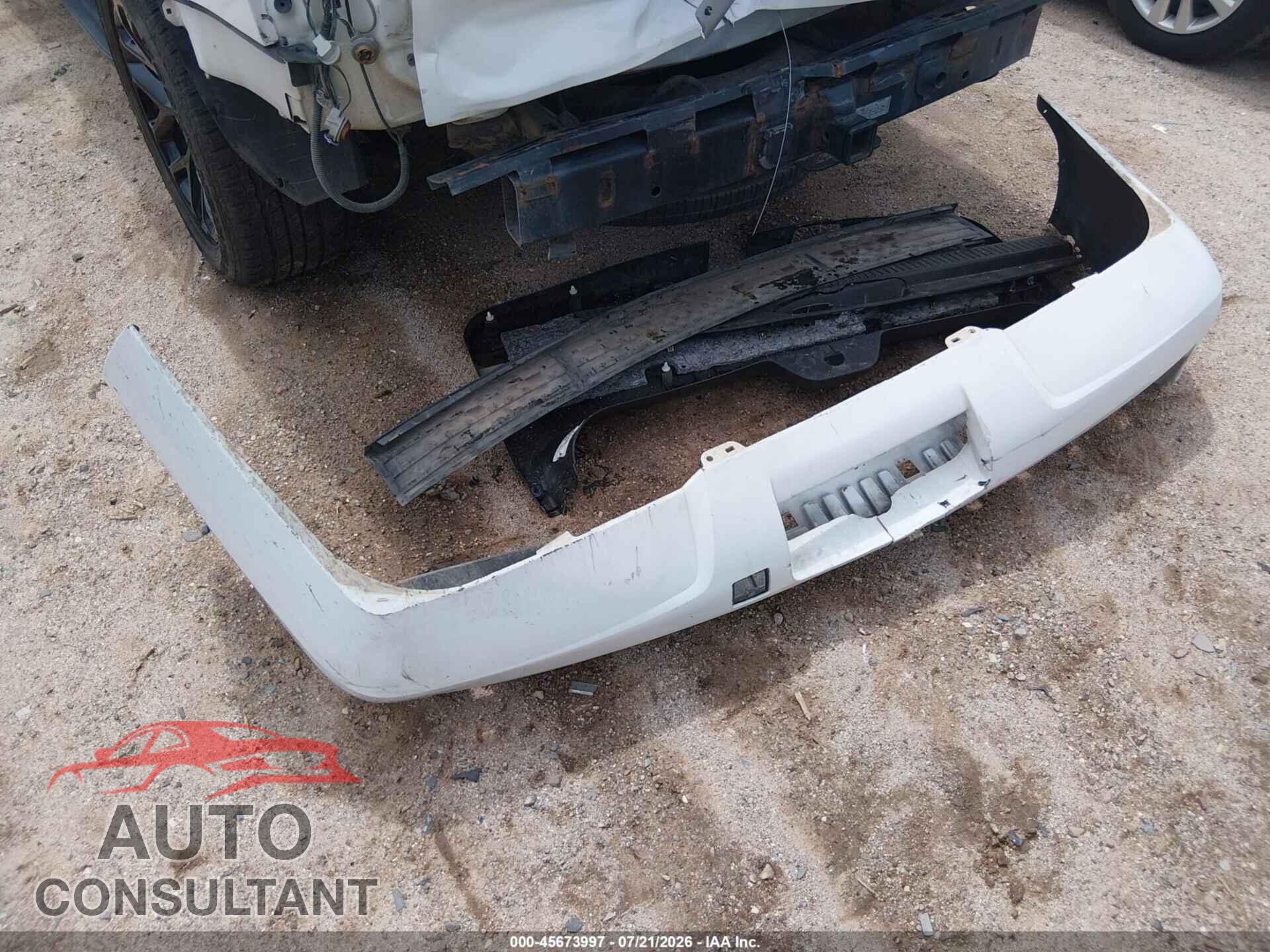 CHEVROLET TAHOE 2013 - 1GNLC2E00DR253126