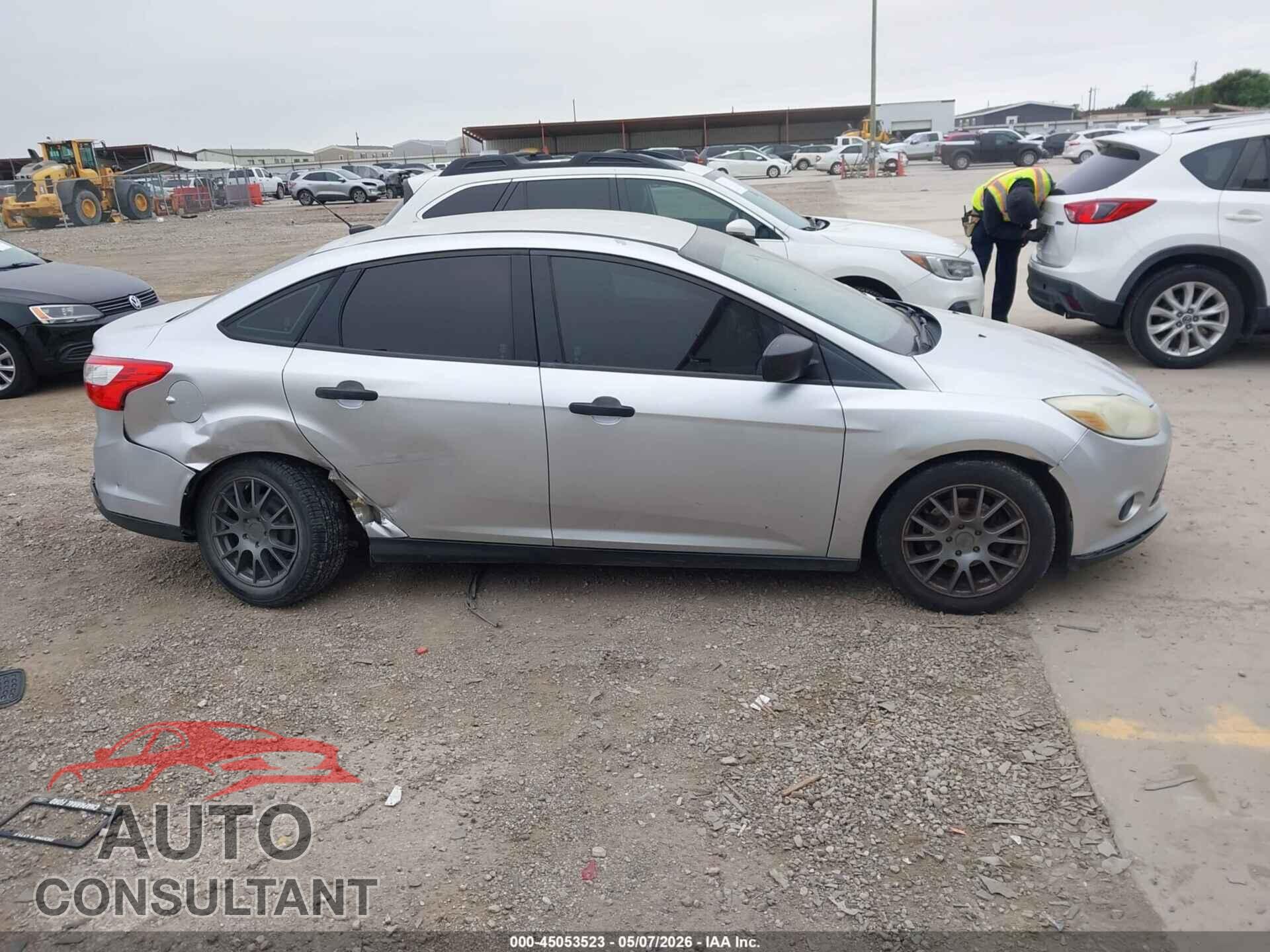 FORD FOCUS 2013 - 1FADP3E21DL309687