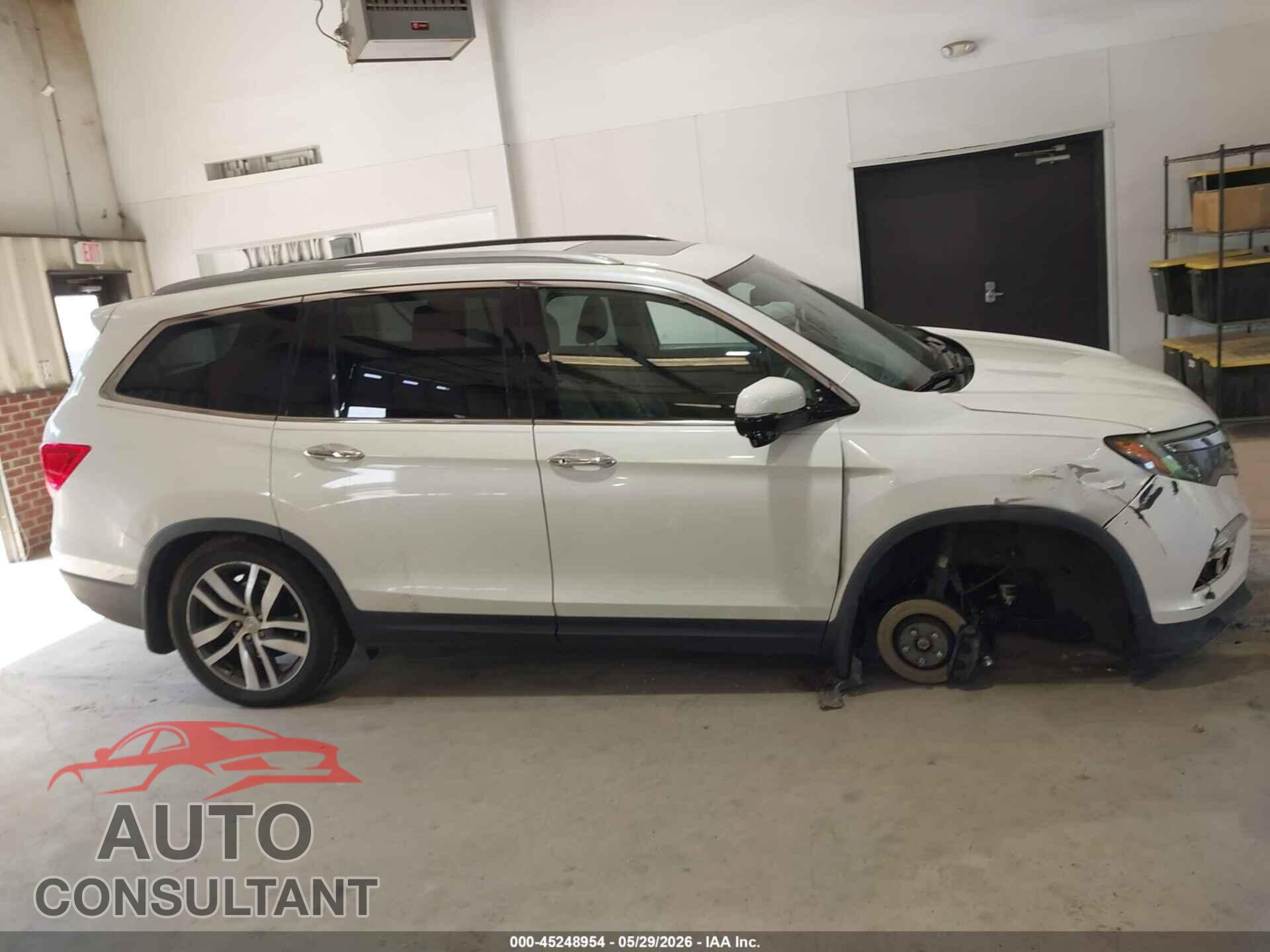 HONDA PILOT 2017 - 5FNYF6H9XHB053793