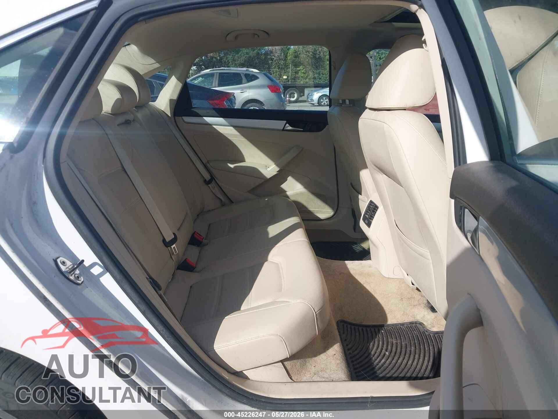 VOLKSWAGEN PASSAT 2013 - 1VWBN7A32DC018741