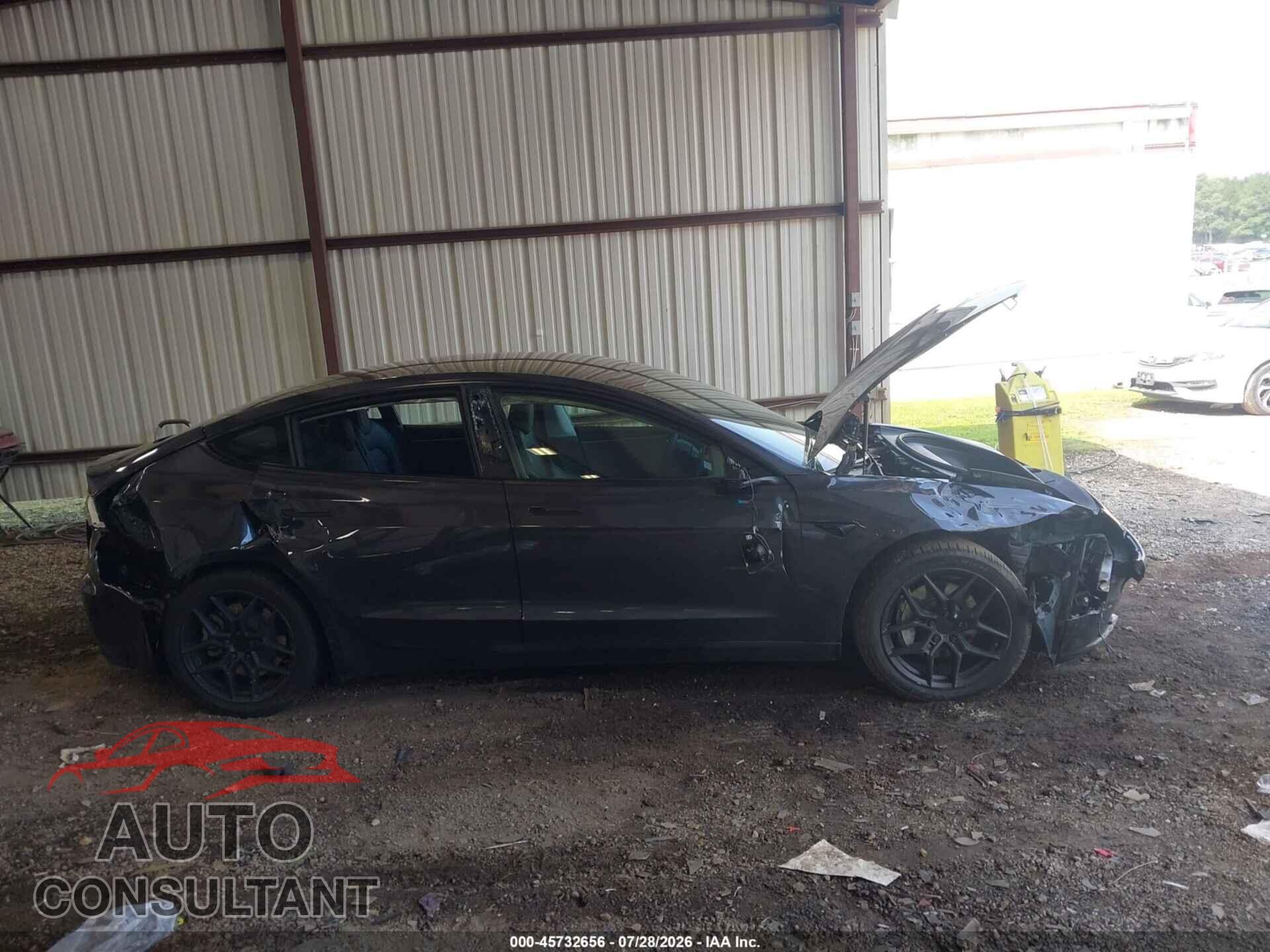 TESLA MODEL 3 2024 - 5YJ3E1EA9RF856417