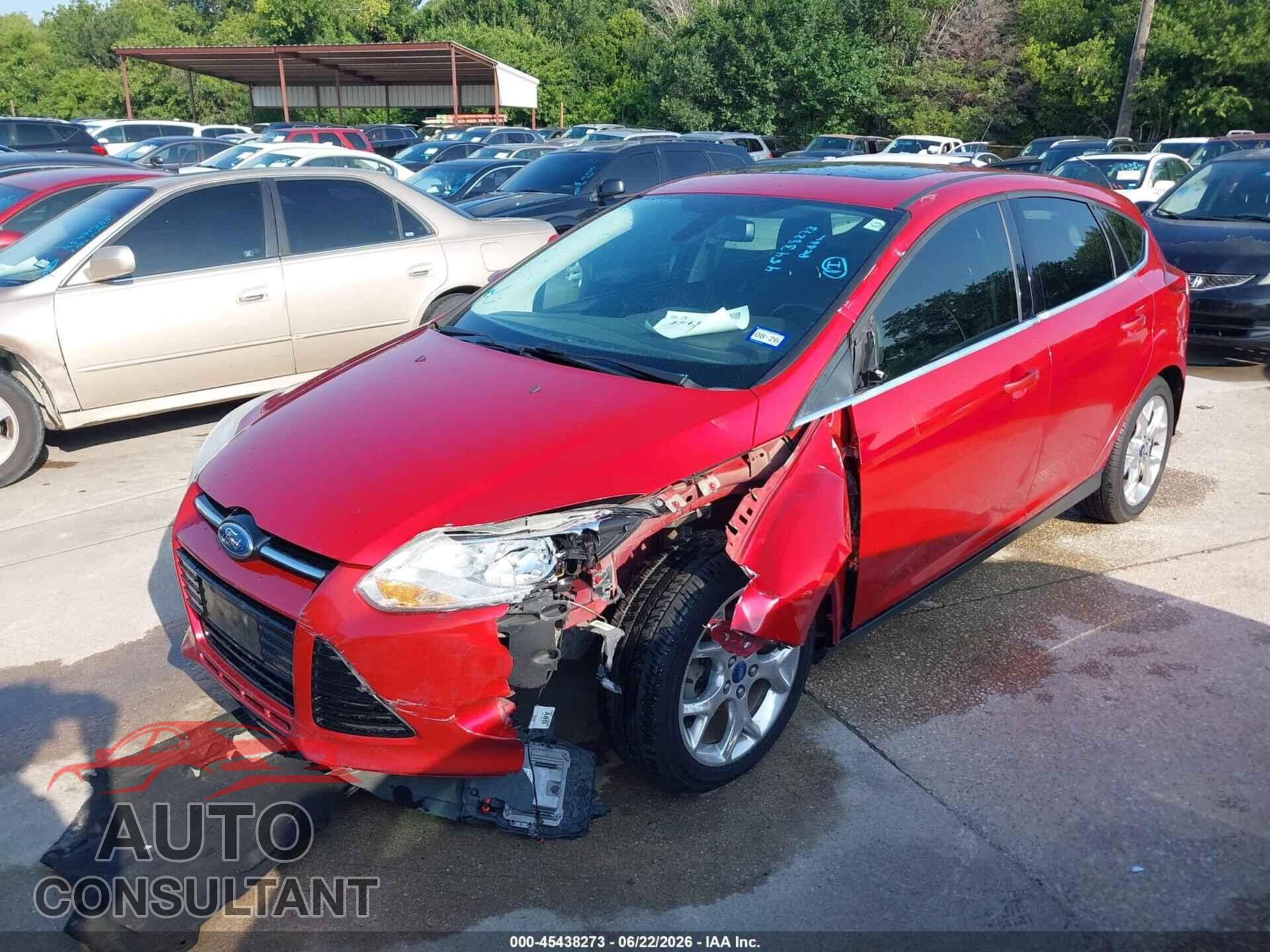 FORD FOCUS 2012 - 1FAHP3M28CL329646