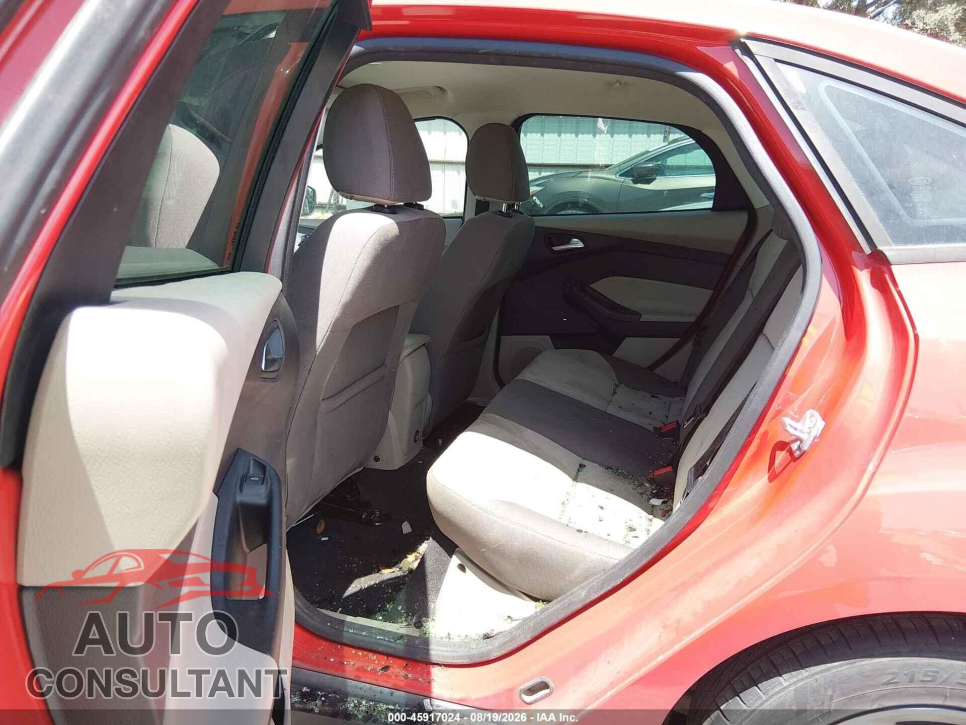 FORD FOCUS 2014 - 1FADP3F27EL175476
