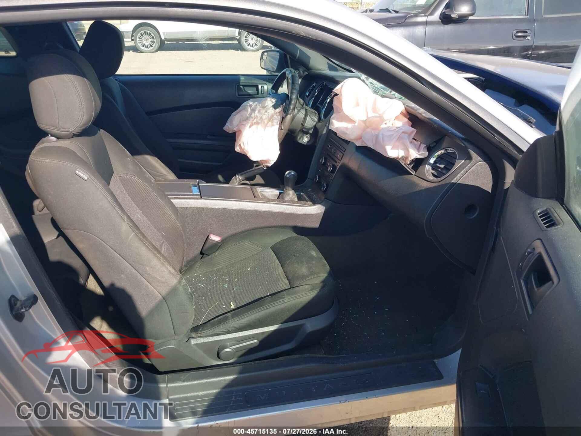 FORD MUSTANG 2014 - 1ZVBP8AM4E5211908