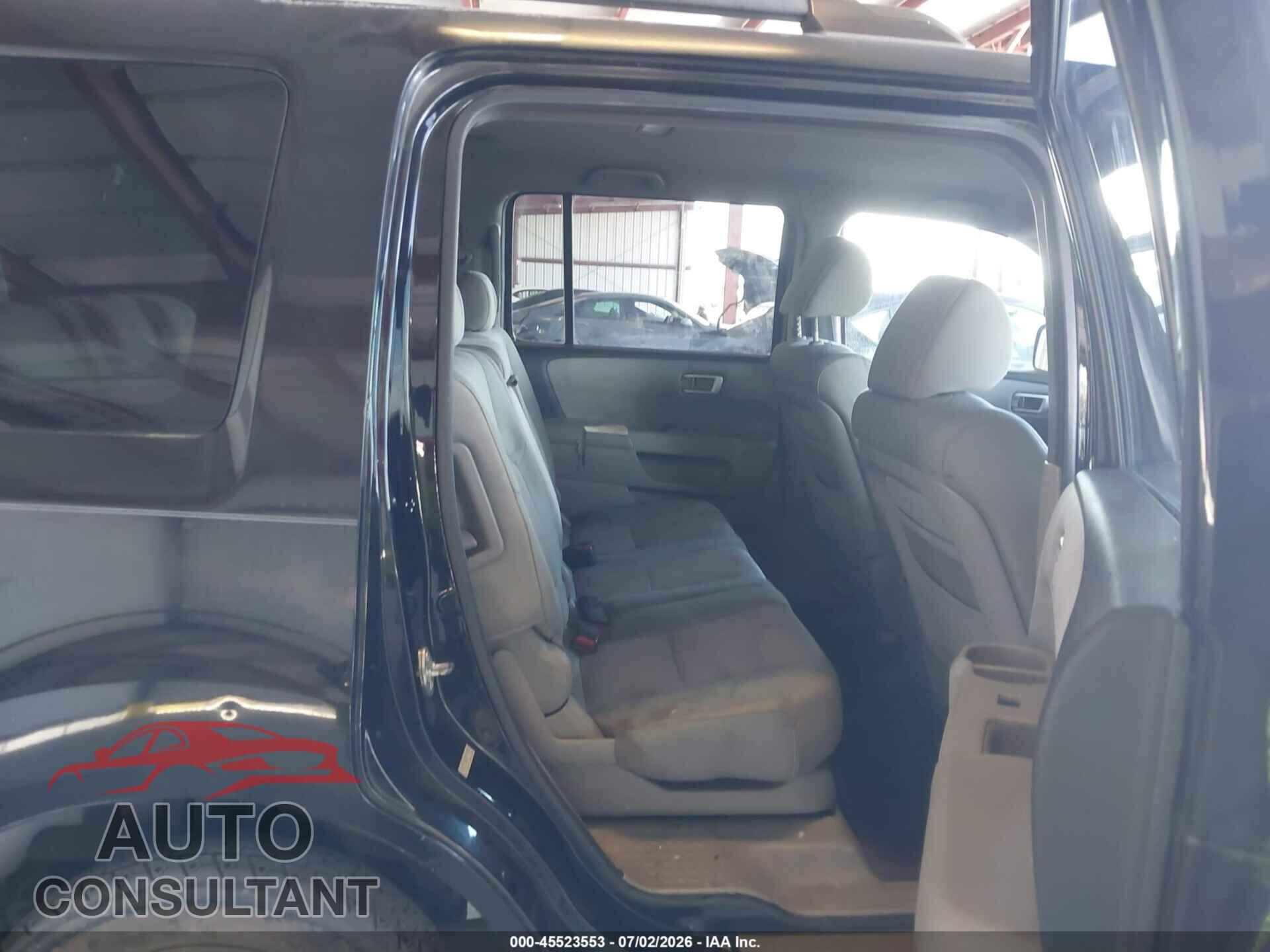 HONDA PILOT 2011 - 5FNYF4H44BB017470