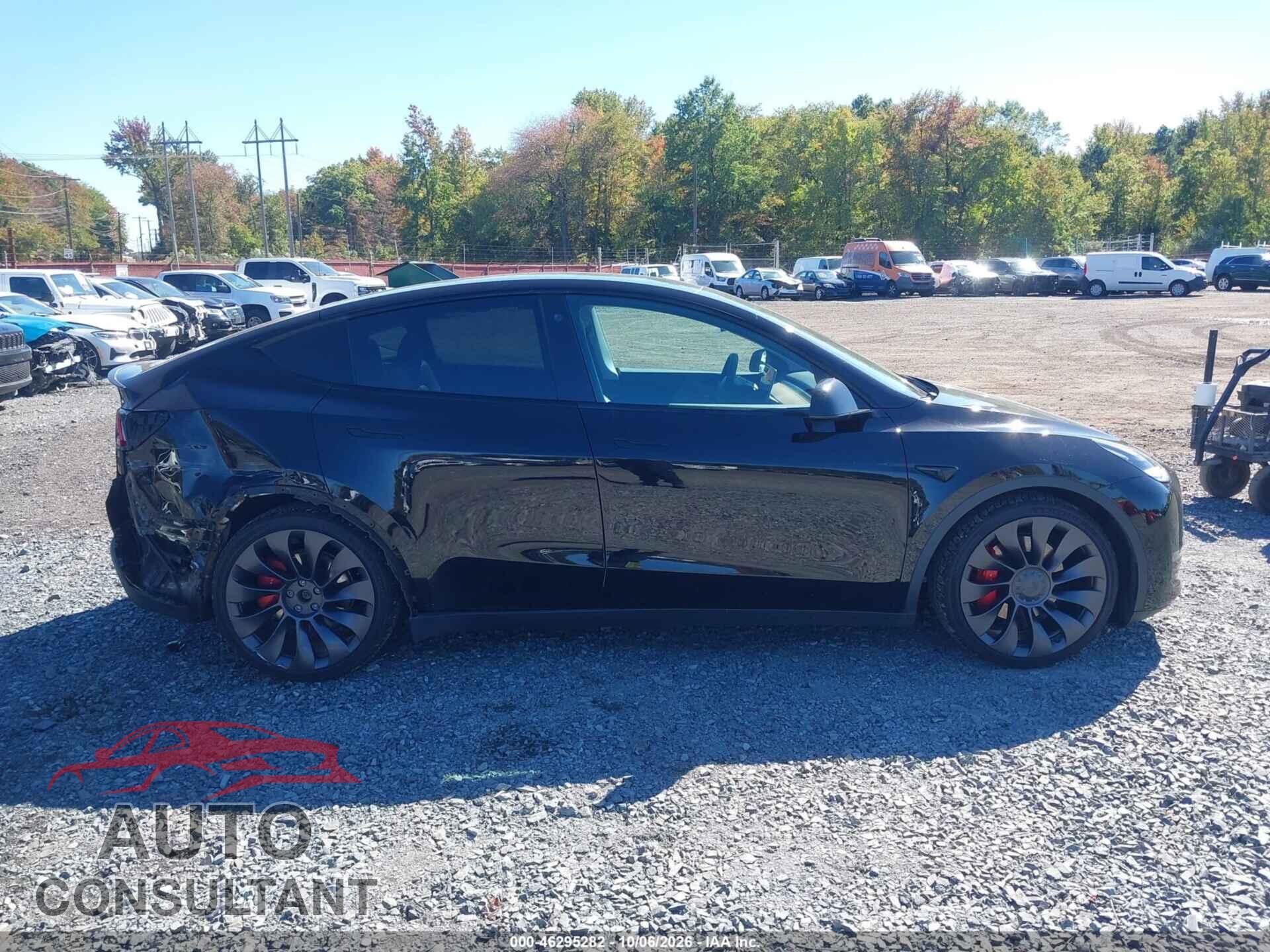 TESLA MODEL Y 2021 - 5YJYGDEF1MF268467