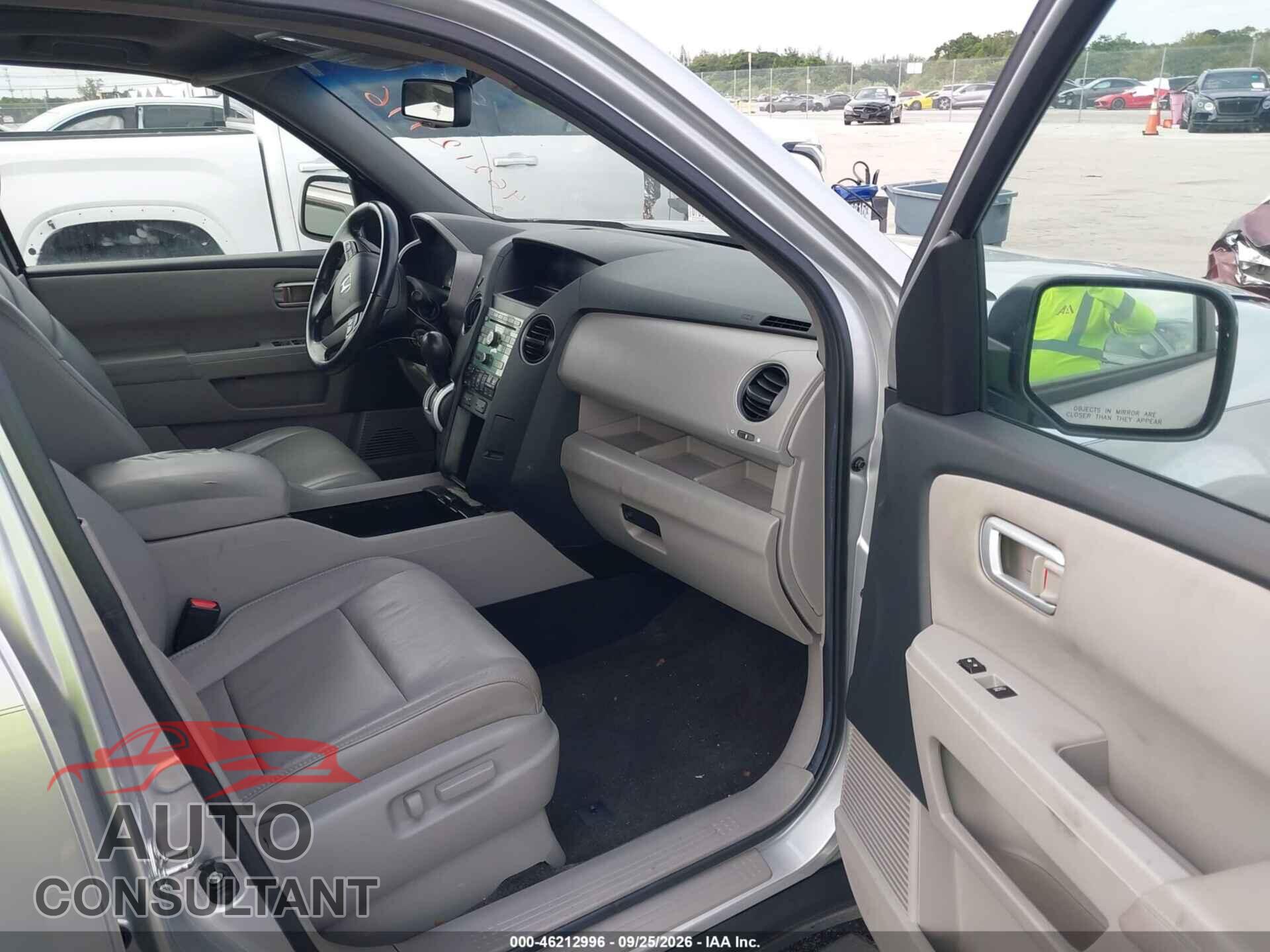 HONDA PILOT 2011 - 5FNYF3H56BB052076