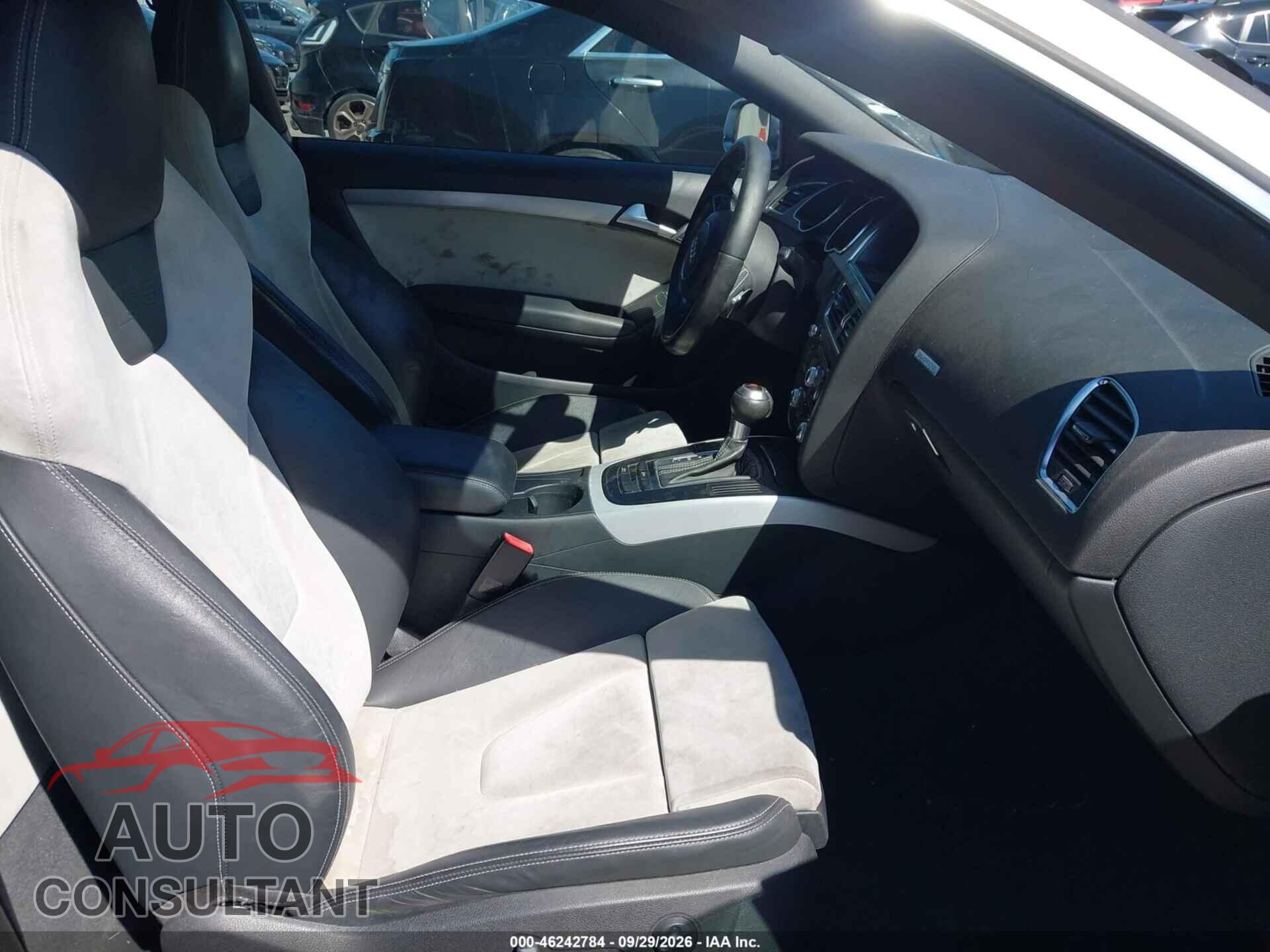AUDI S5 2013 - WAUCGAFR2DA012894