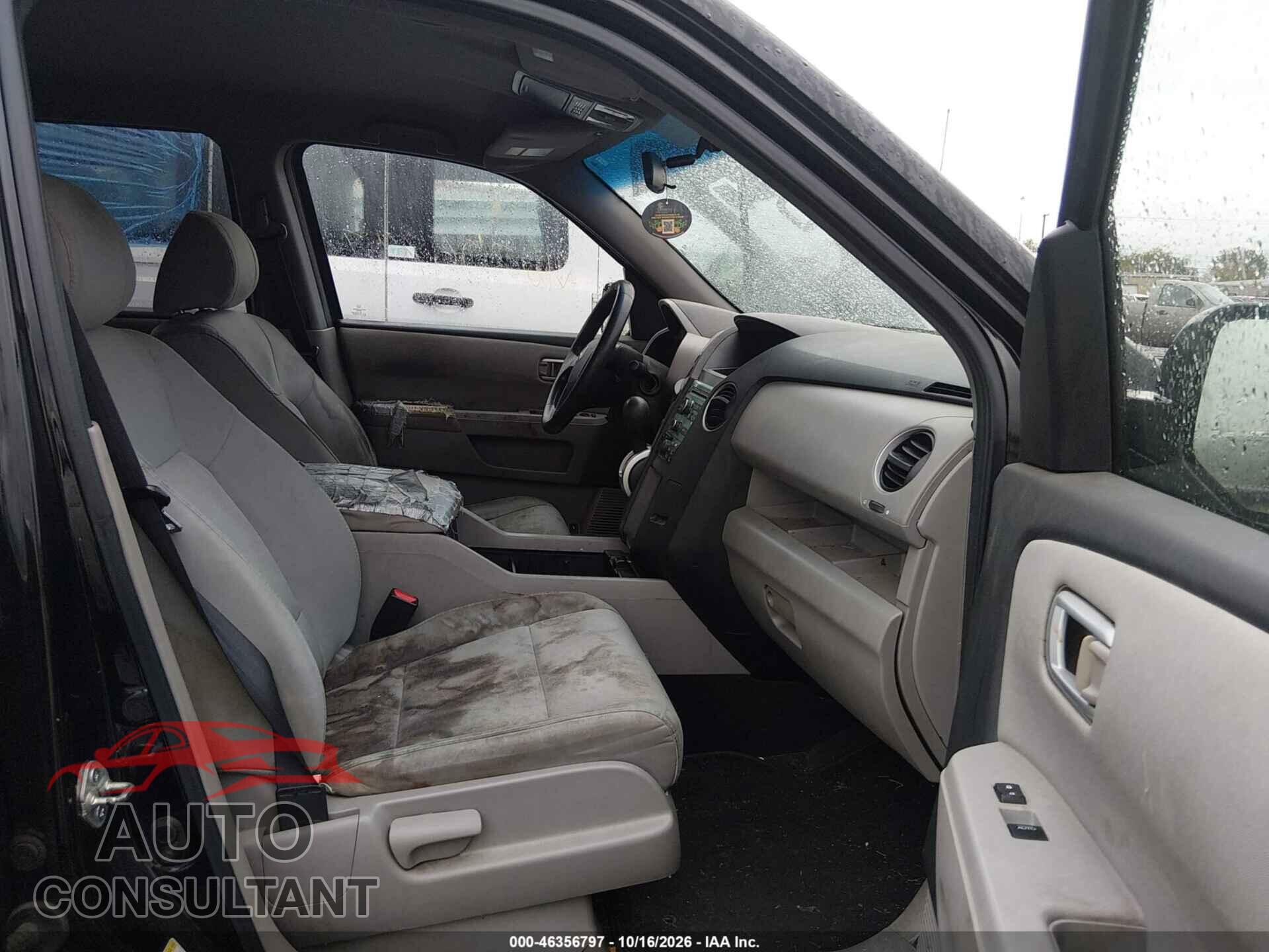 HONDA PILOT 2011 - 5FNYF4H28BB046033