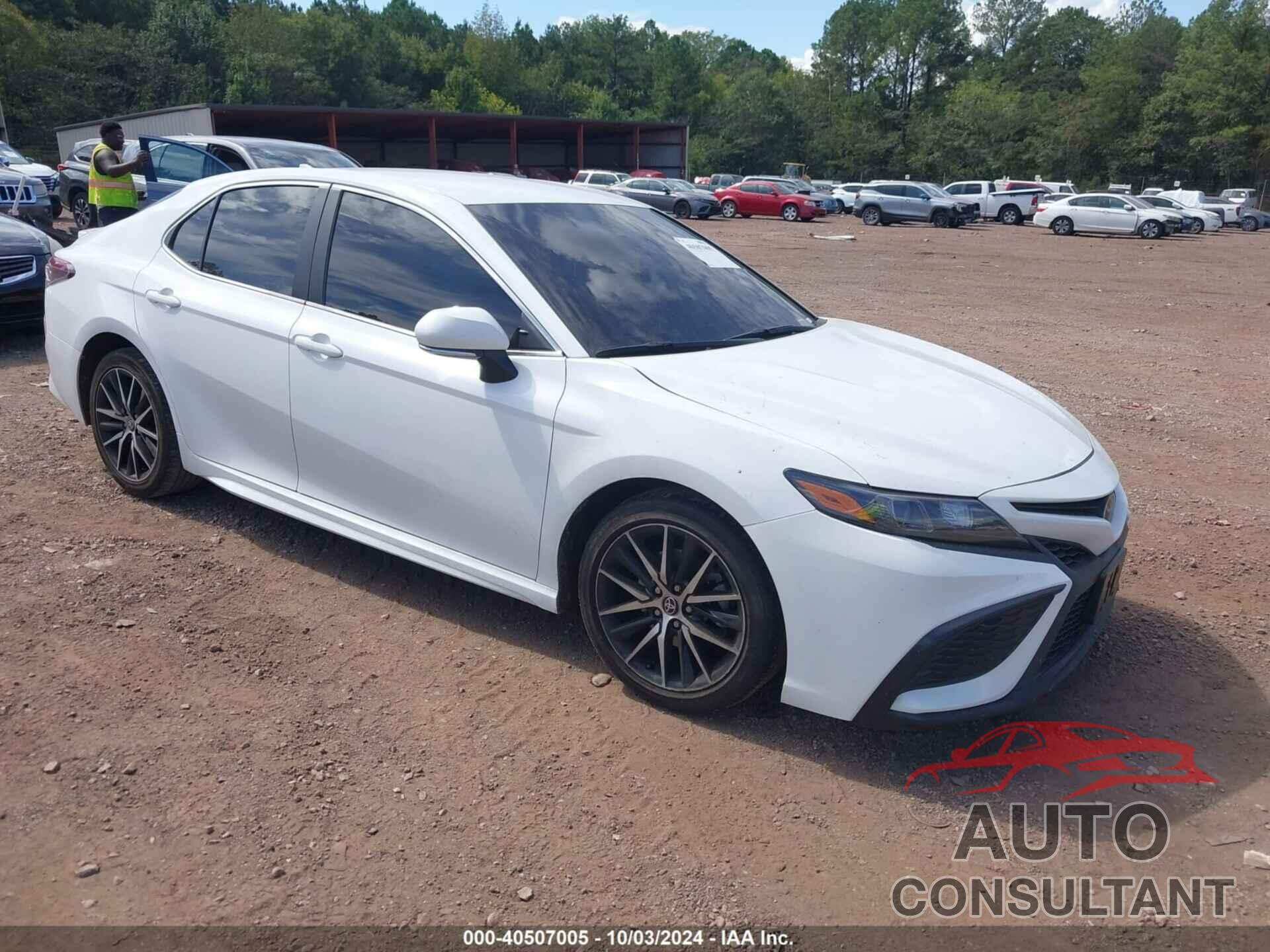 TOYOTA CAMRY 2022 - 4T1G11AK6NU681293