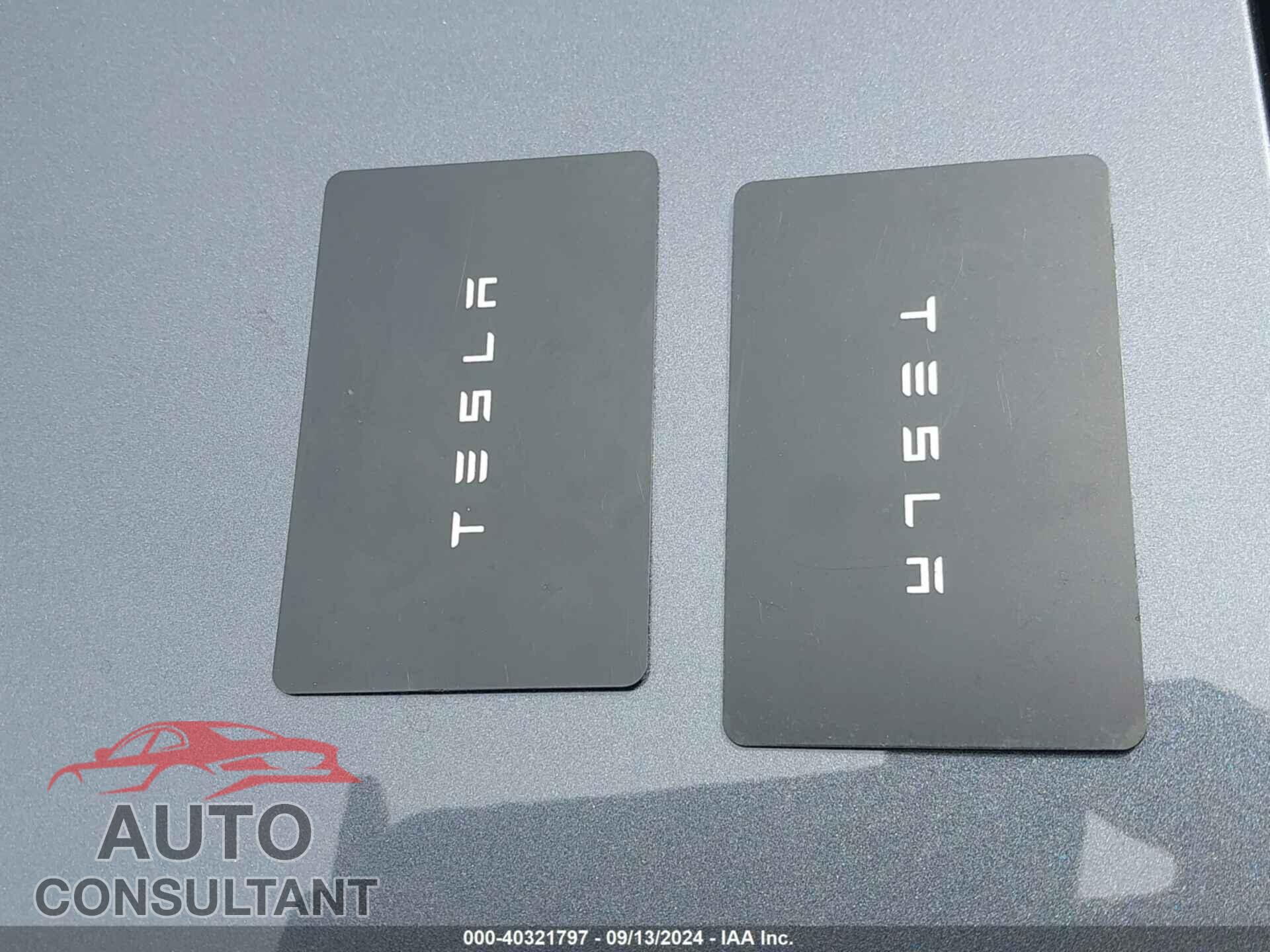 TESLA MODEL 3 2019 - 5YJ3E1EB6KF368024