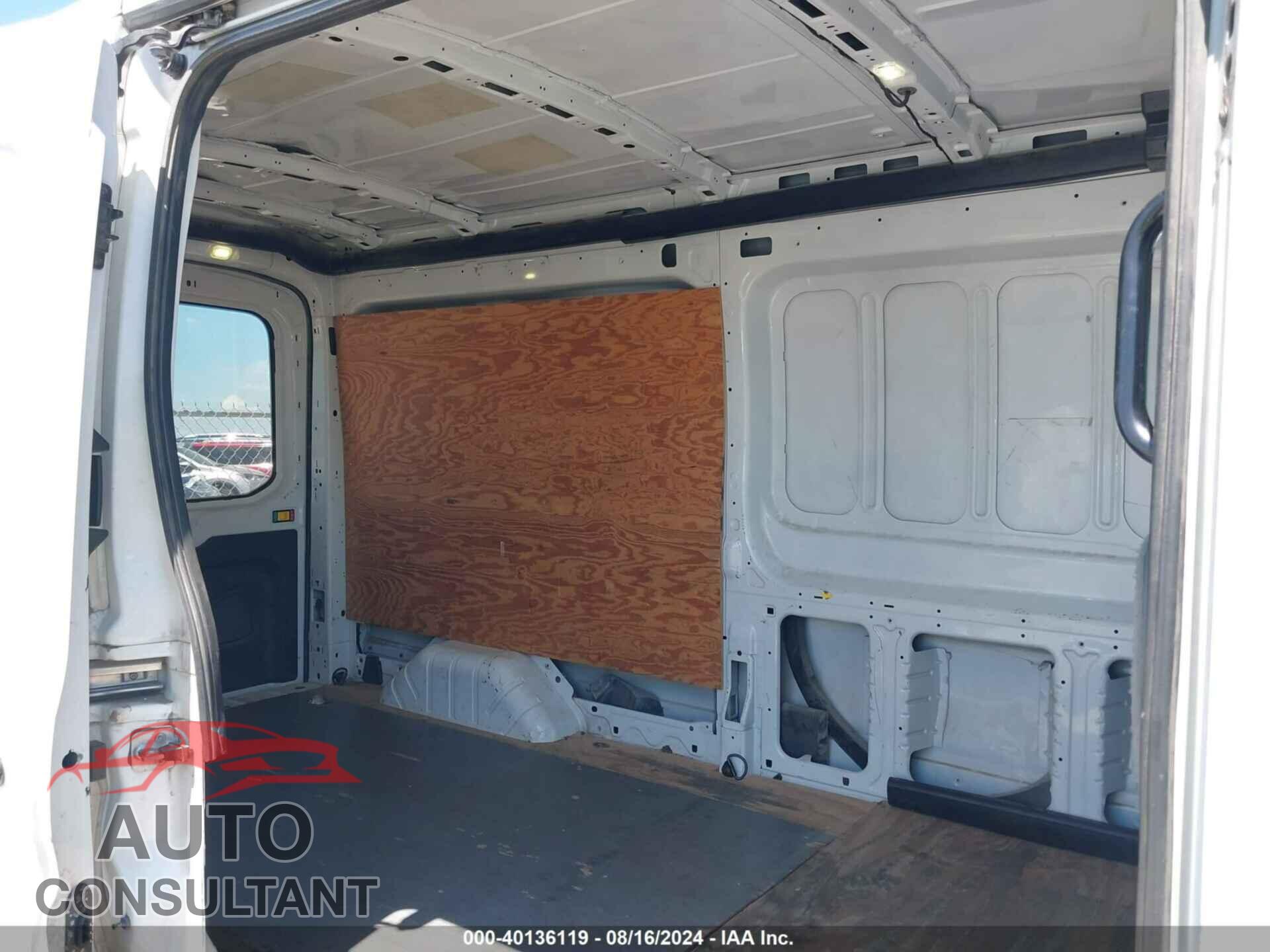 FORD TRANSIT 2017 - 1FTYR2CM8HKB07929