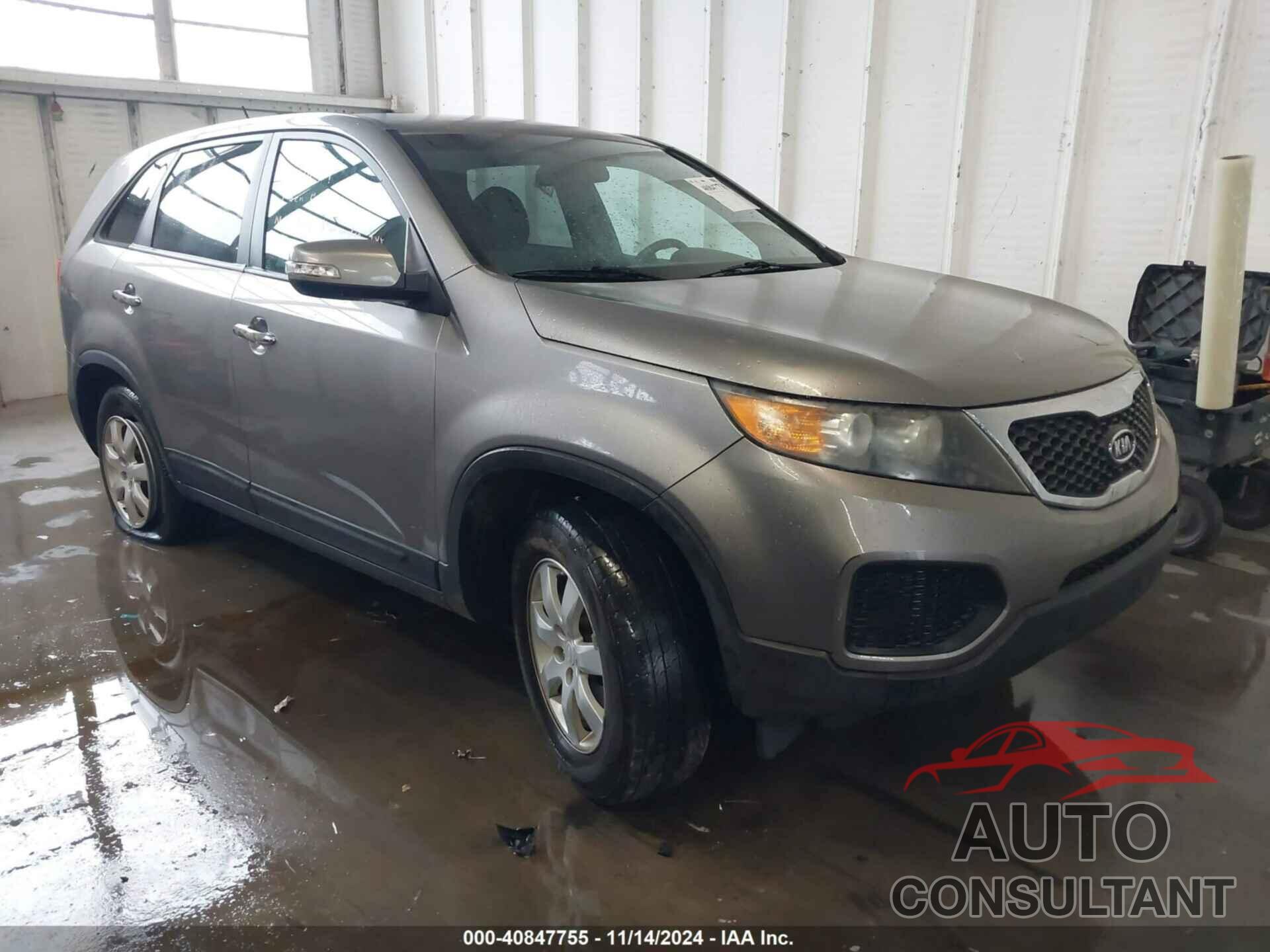 KIA SORENTO 2011 - 5XYKT3A12BG018232