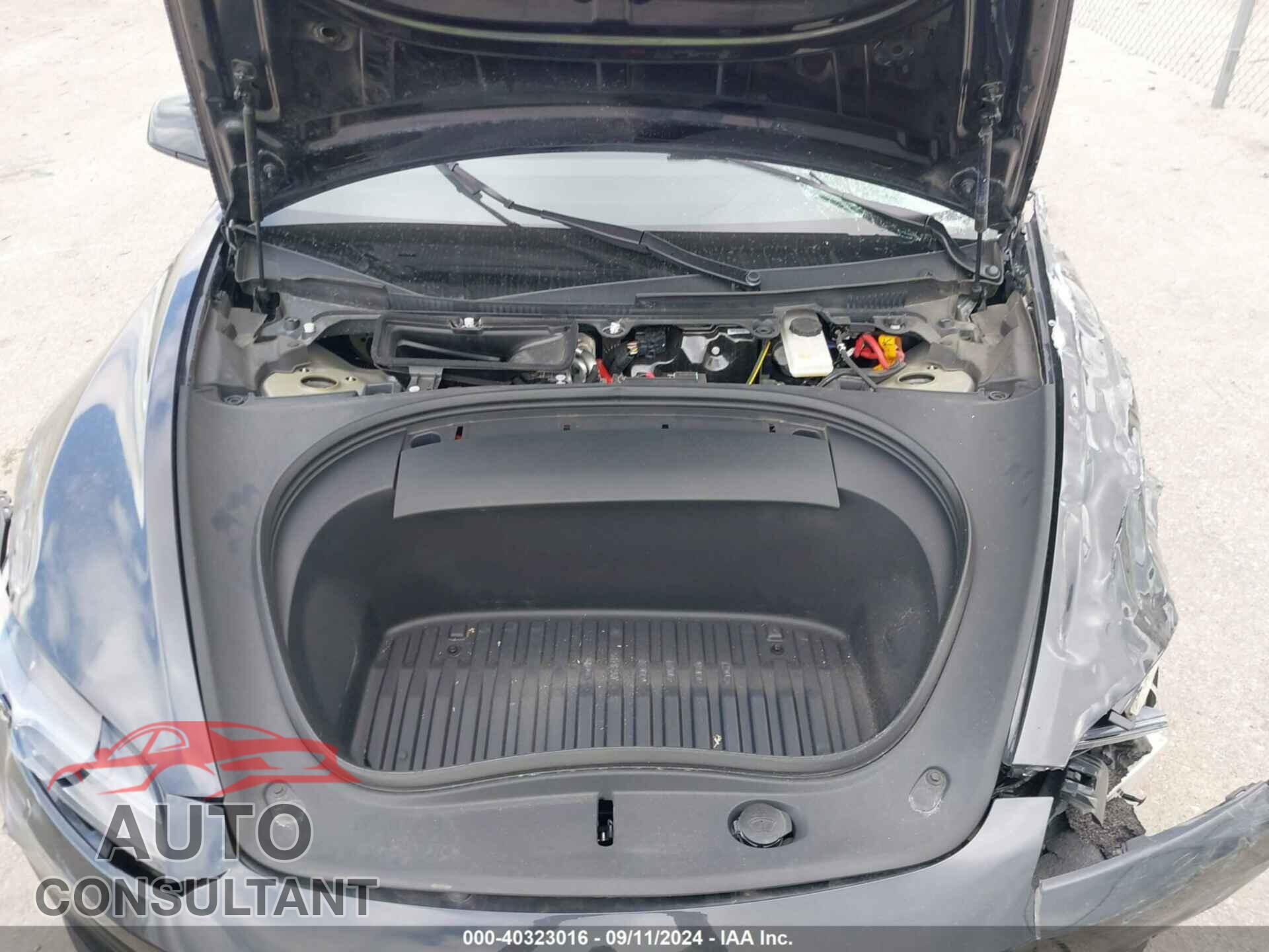 TESLA MODEL 3 2024 - 5YJ3E1EA8RF725236