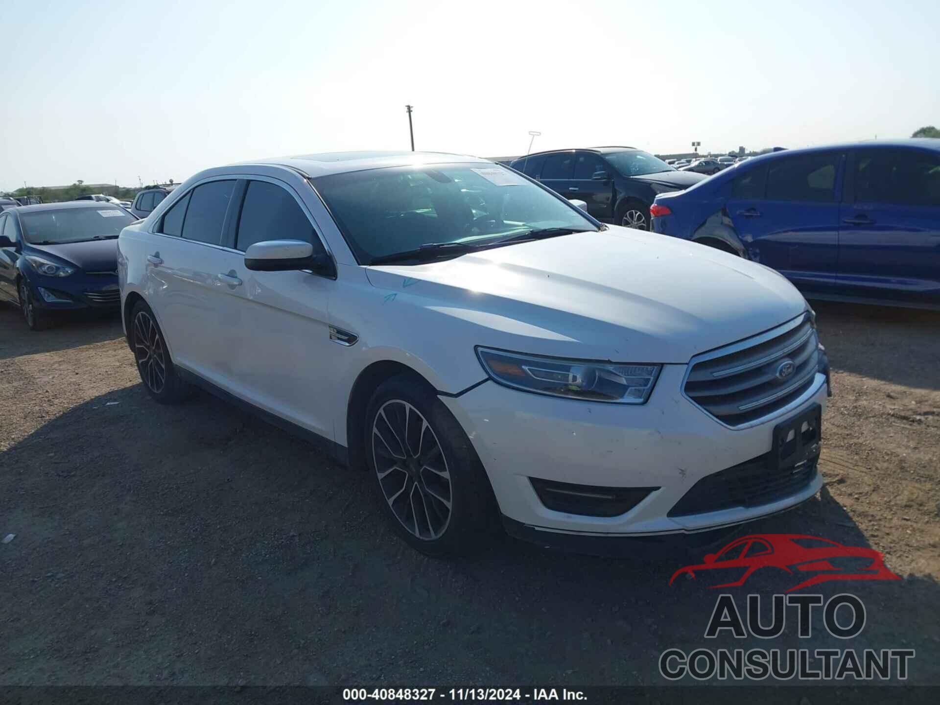 FORD TAURUS 2018 - 1FAHP2E89JG132665