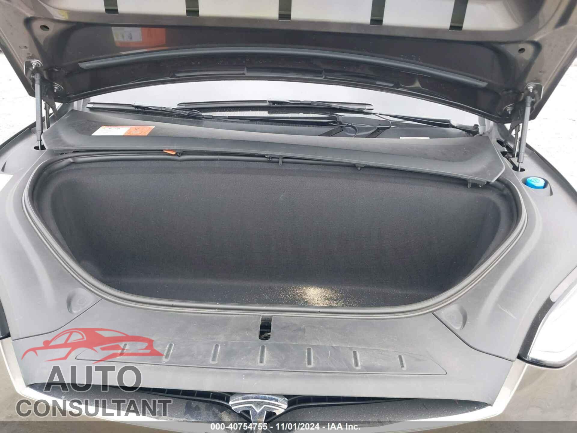 TESLA MODEL X 2016 - 5YJXCBE27GF011908
