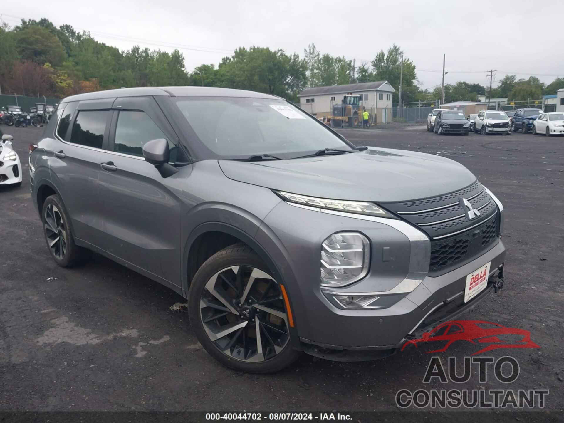 MITSUBISHI OUTLANDER 2022 - JA4J4UA83NZ013035